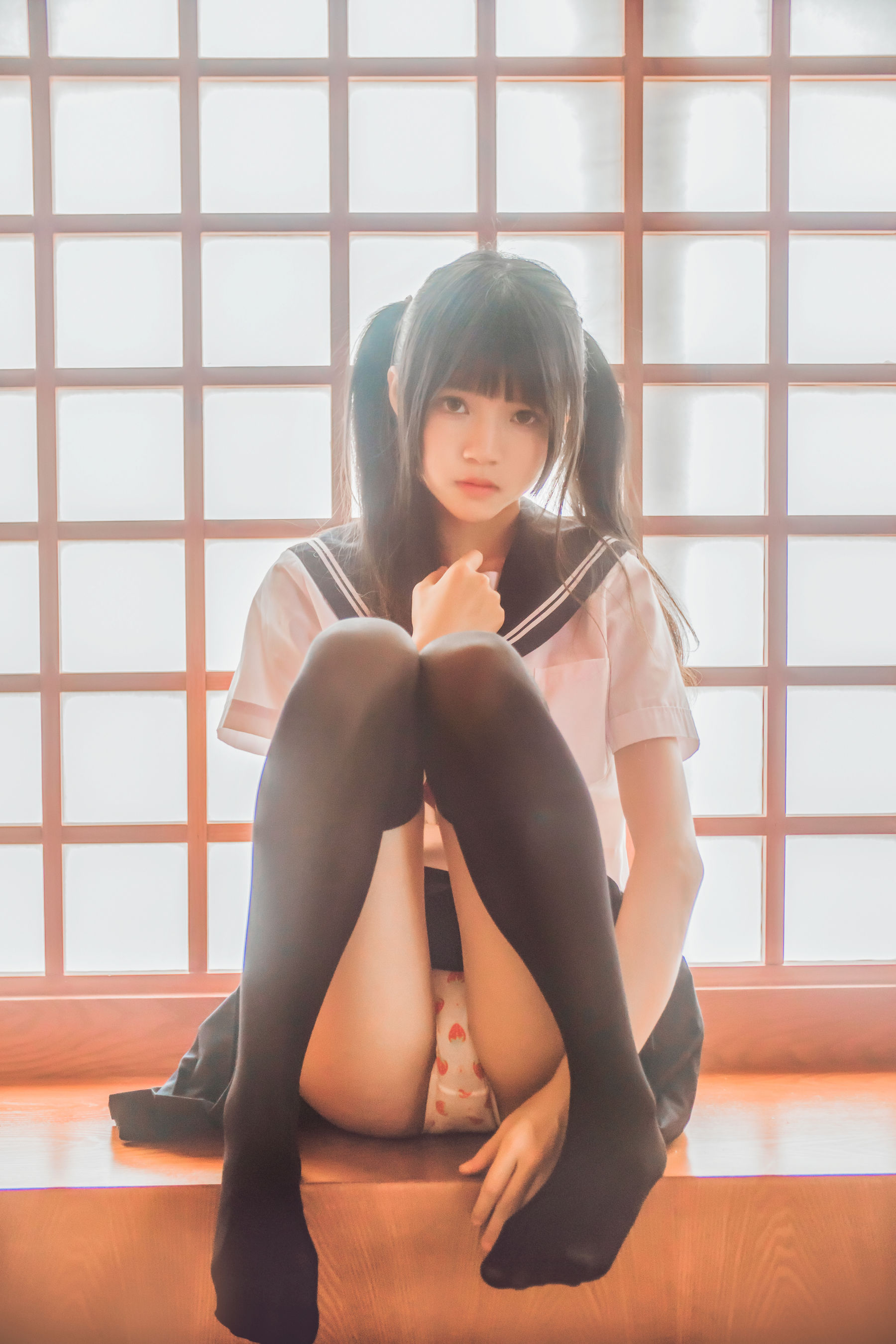 桜桃喵《小背心换水手服》