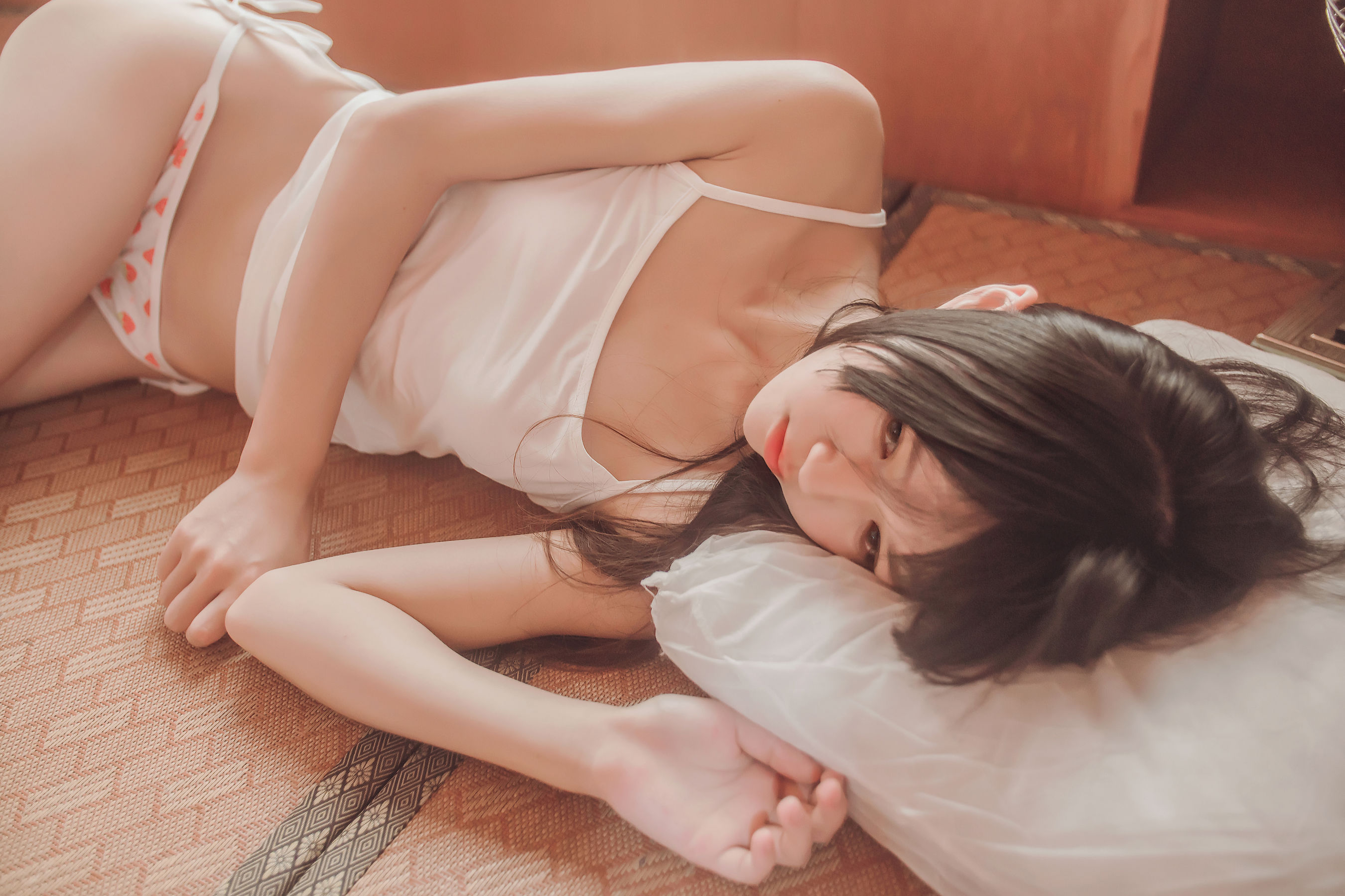 桜桃喵《小背心换水手服》