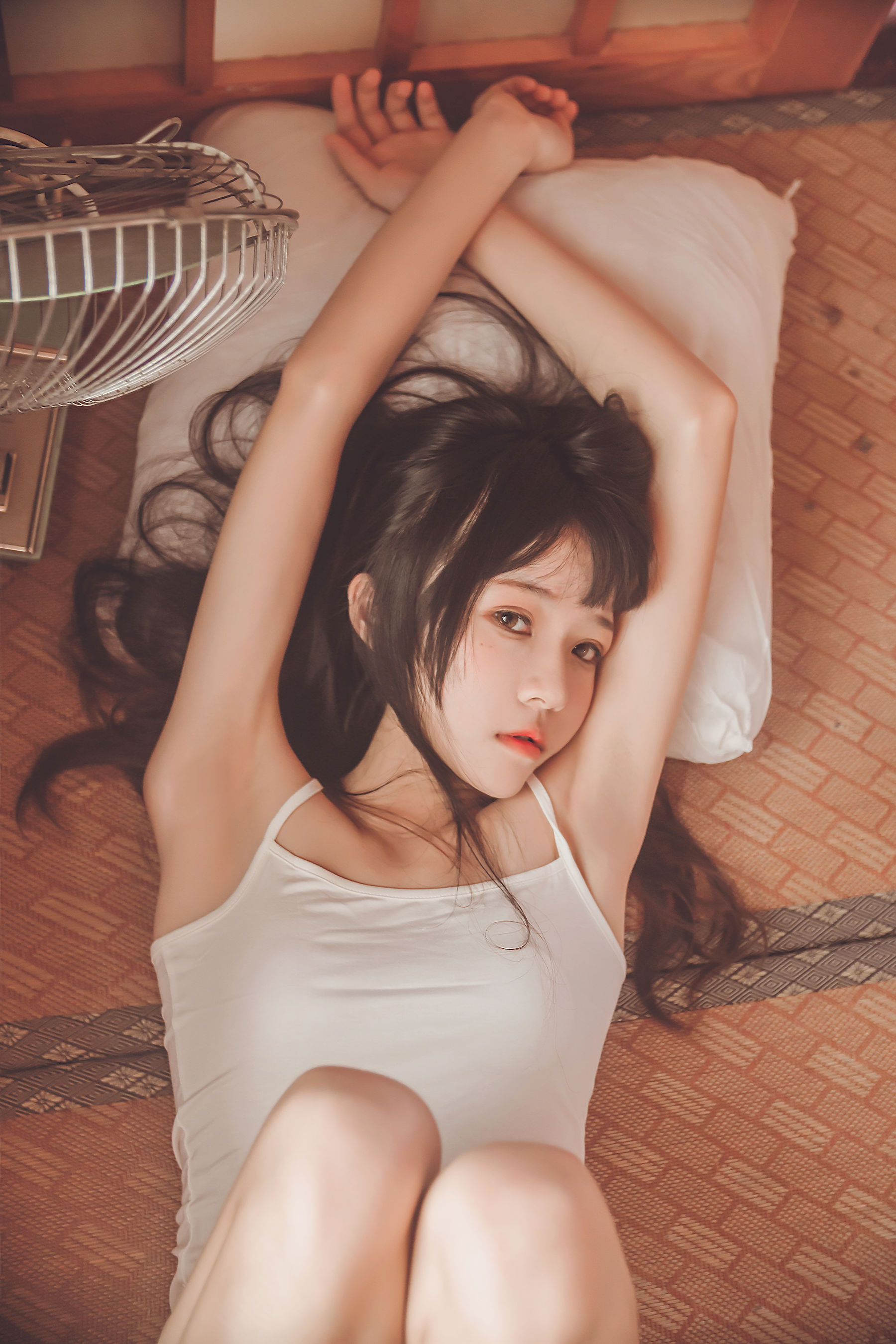 桜桃喵《小背心换水手服》