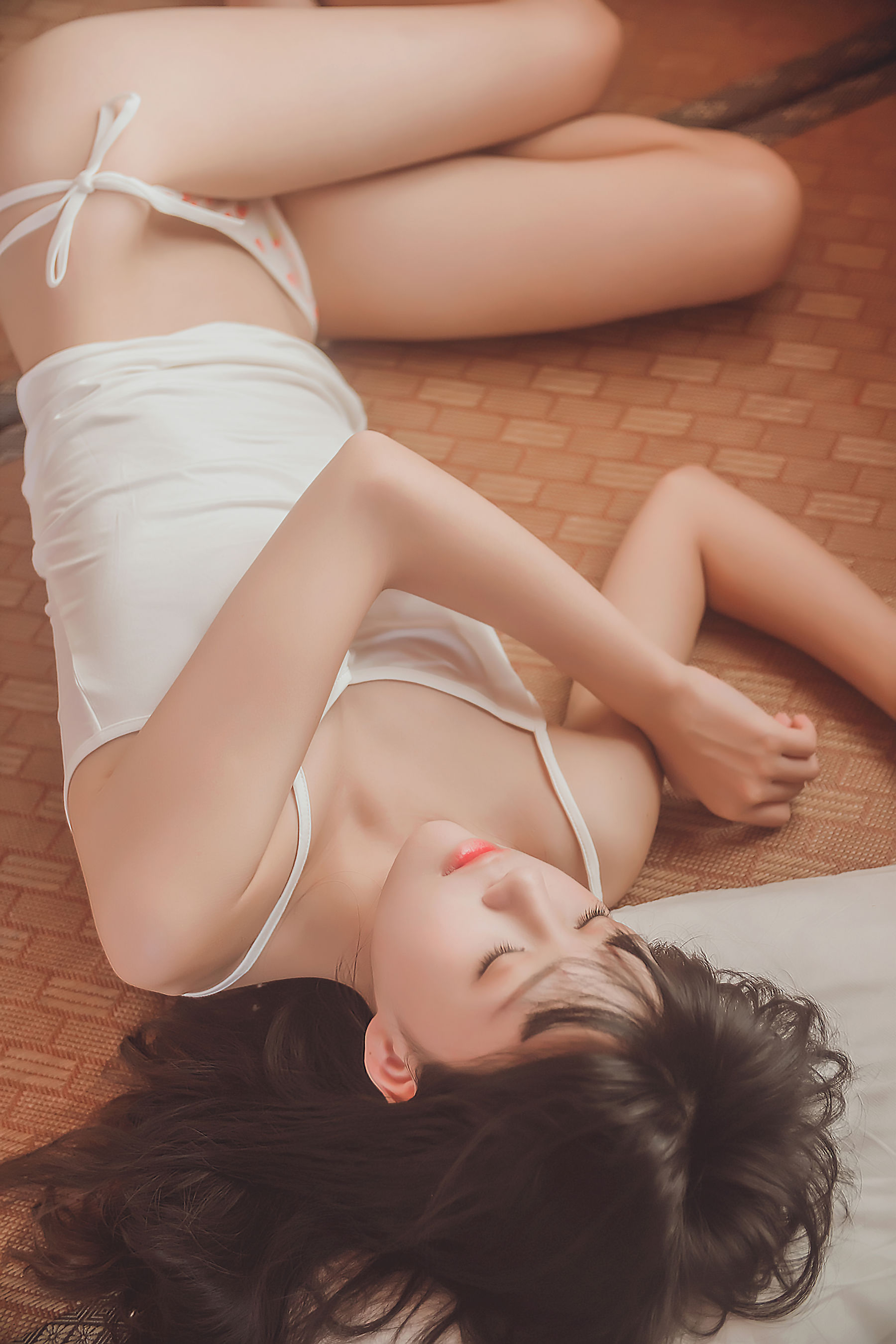 桜桃喵《小背心换水手服》