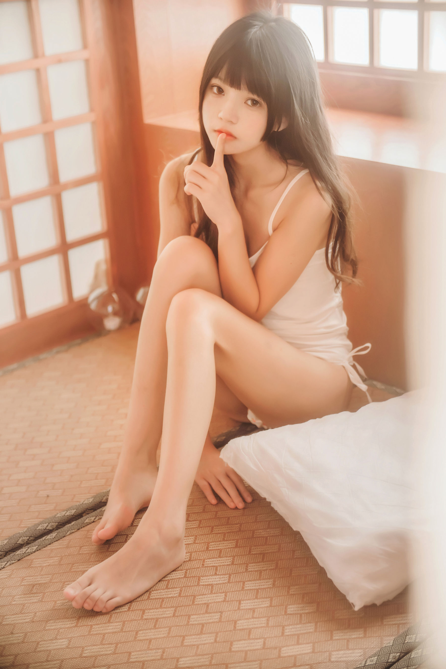 桜桃喵《小背心换水手服》
