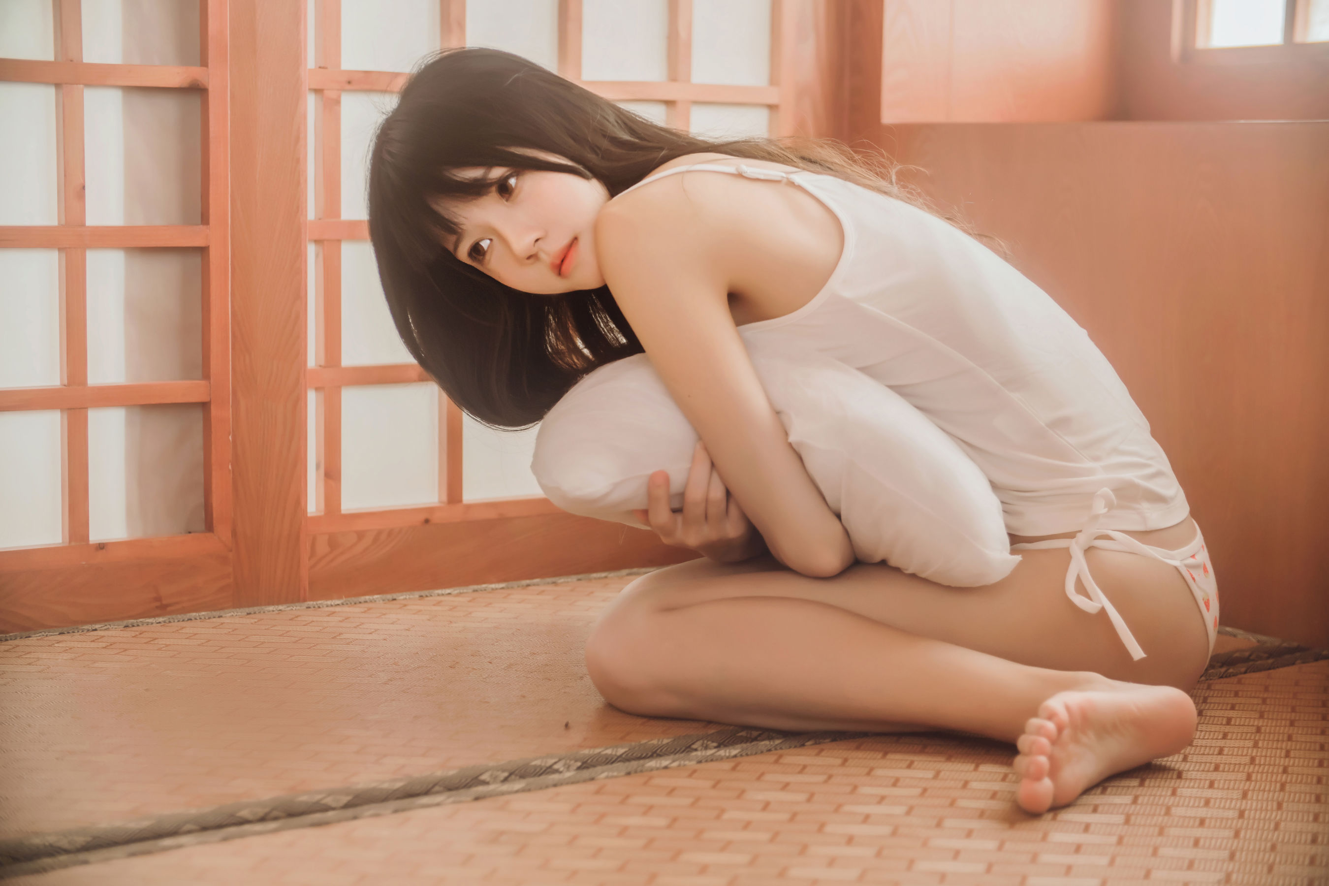 桜桃喵《小背心换水手服》