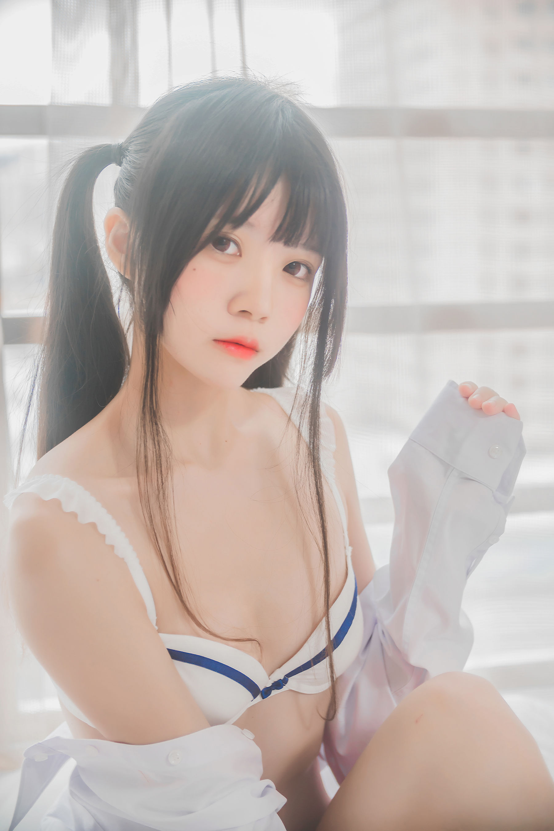 桜桃喵 《白衬衫双马尾》