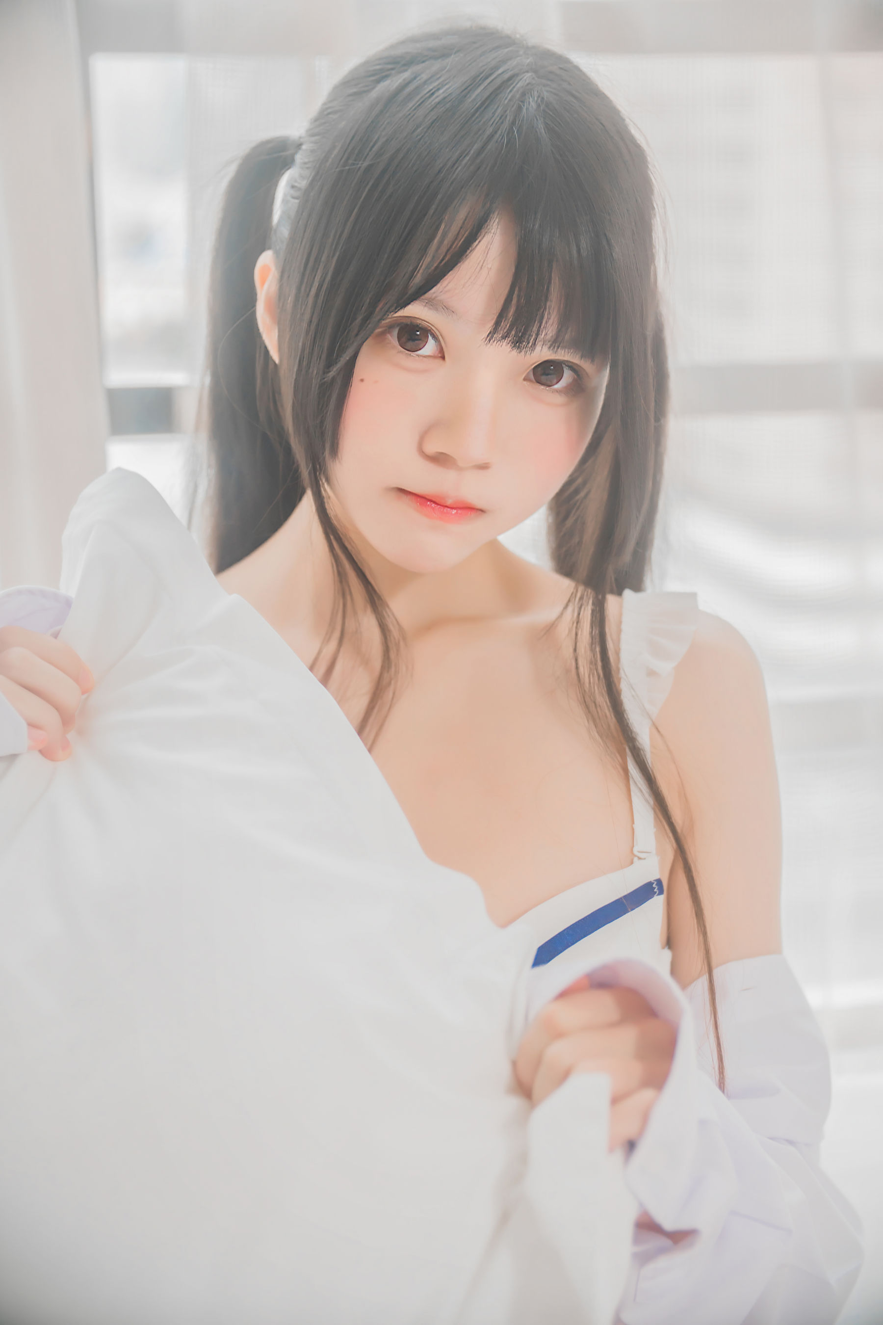 桜桃喵 《白衬衫双马尾》