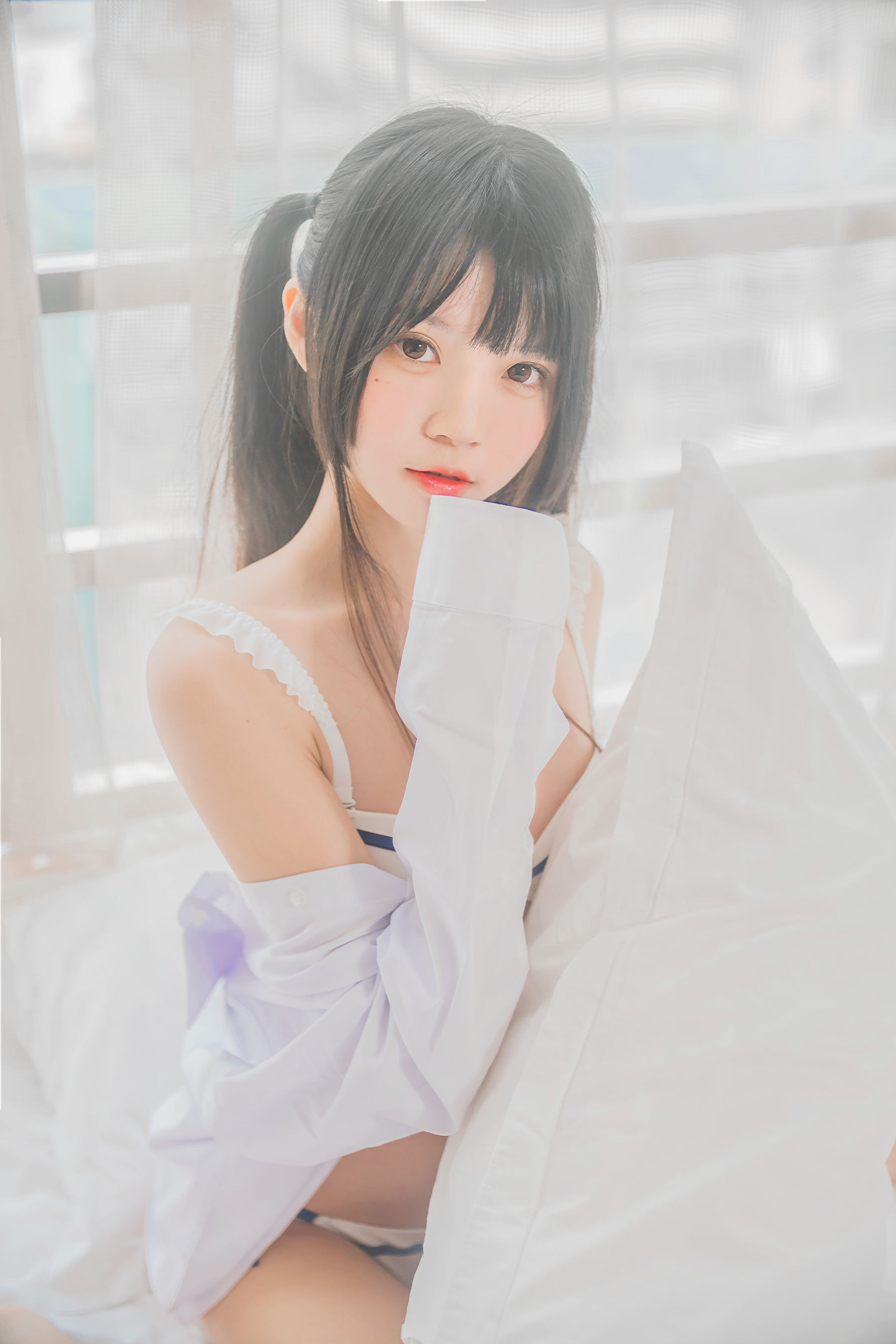 桜桃喵 《白衬衫双马尾》