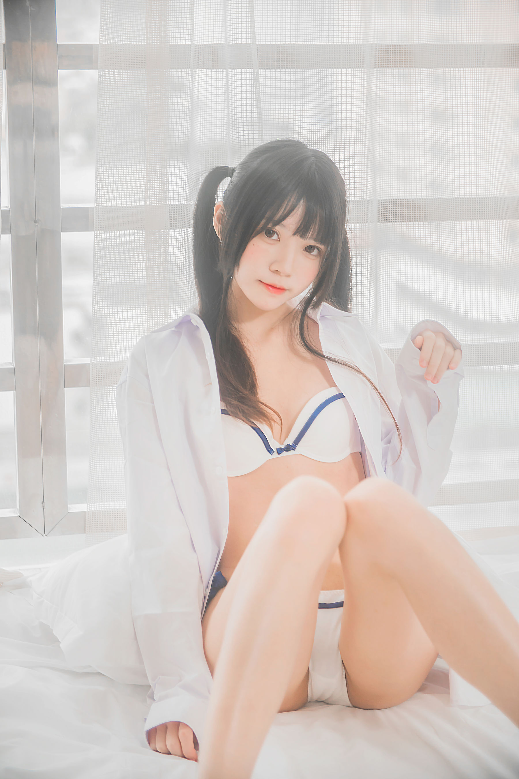 桜桃喵 《白衬衫双马尾》