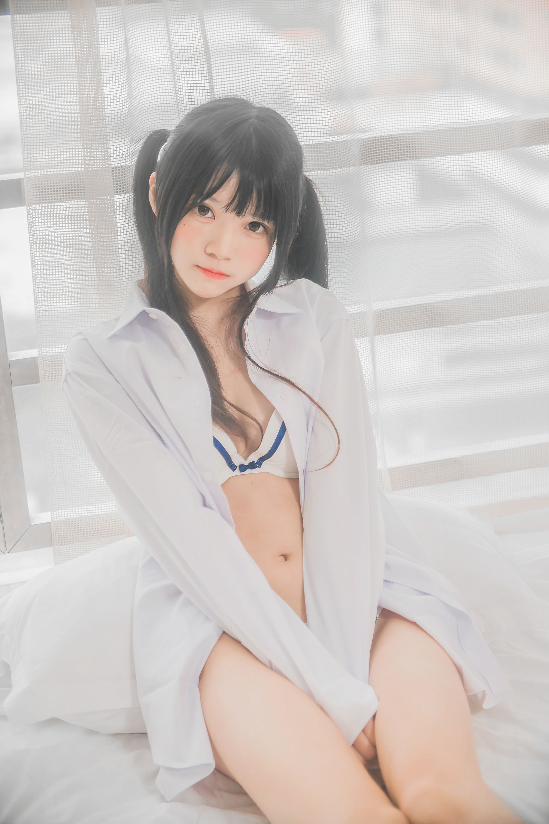 桜桃喵 《白衬衫双马尾》