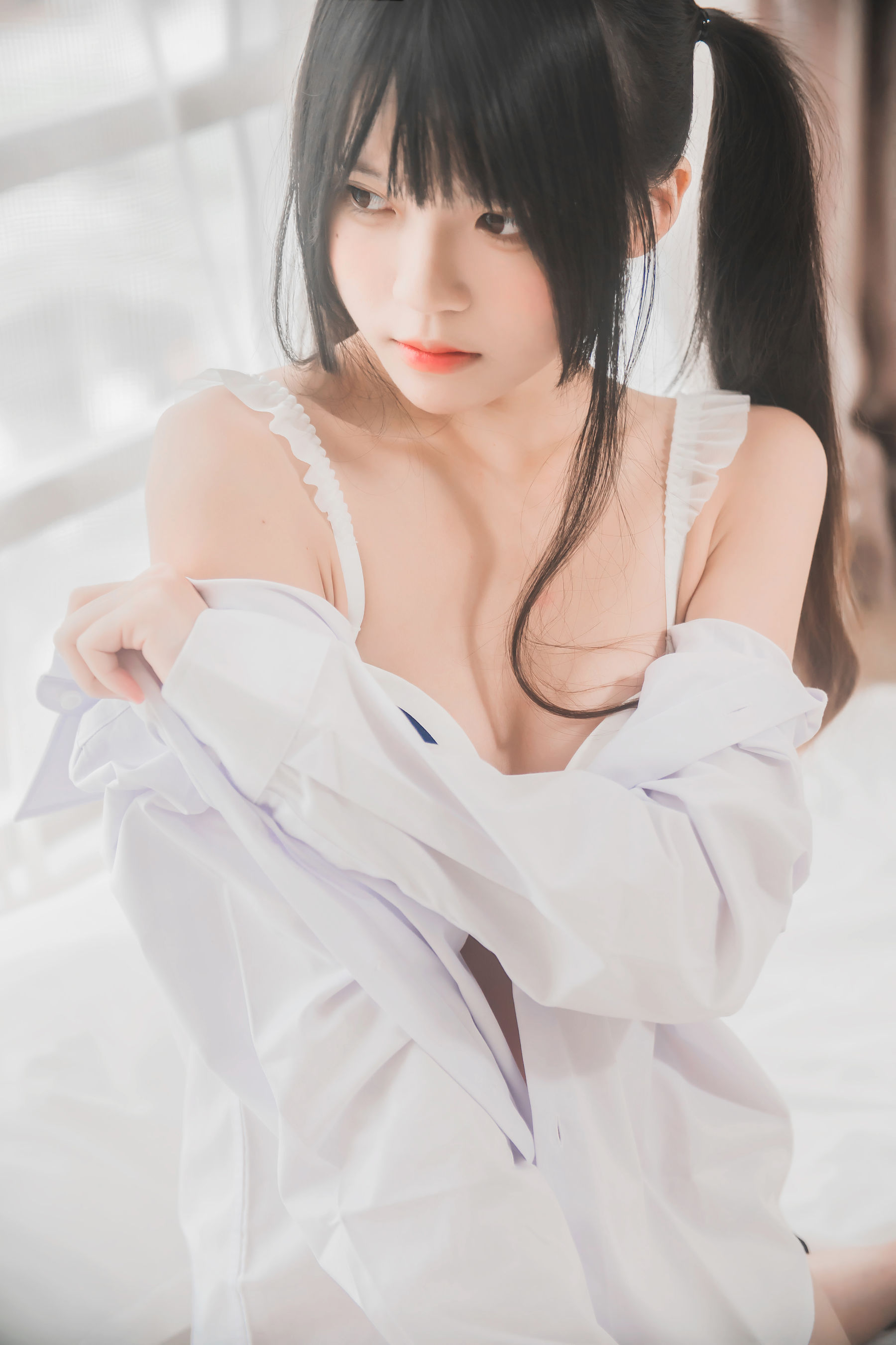 桜桃喵 《白衬衫双马尾》