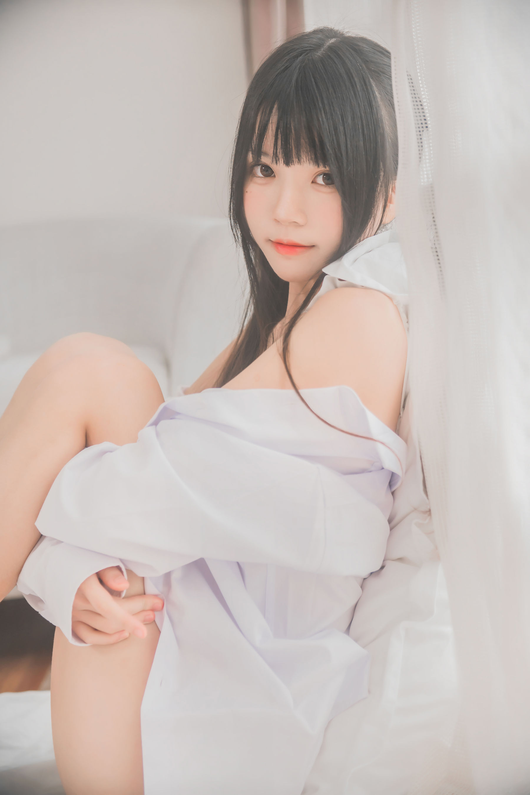 桜桃喵 《白衬衫双马尾》