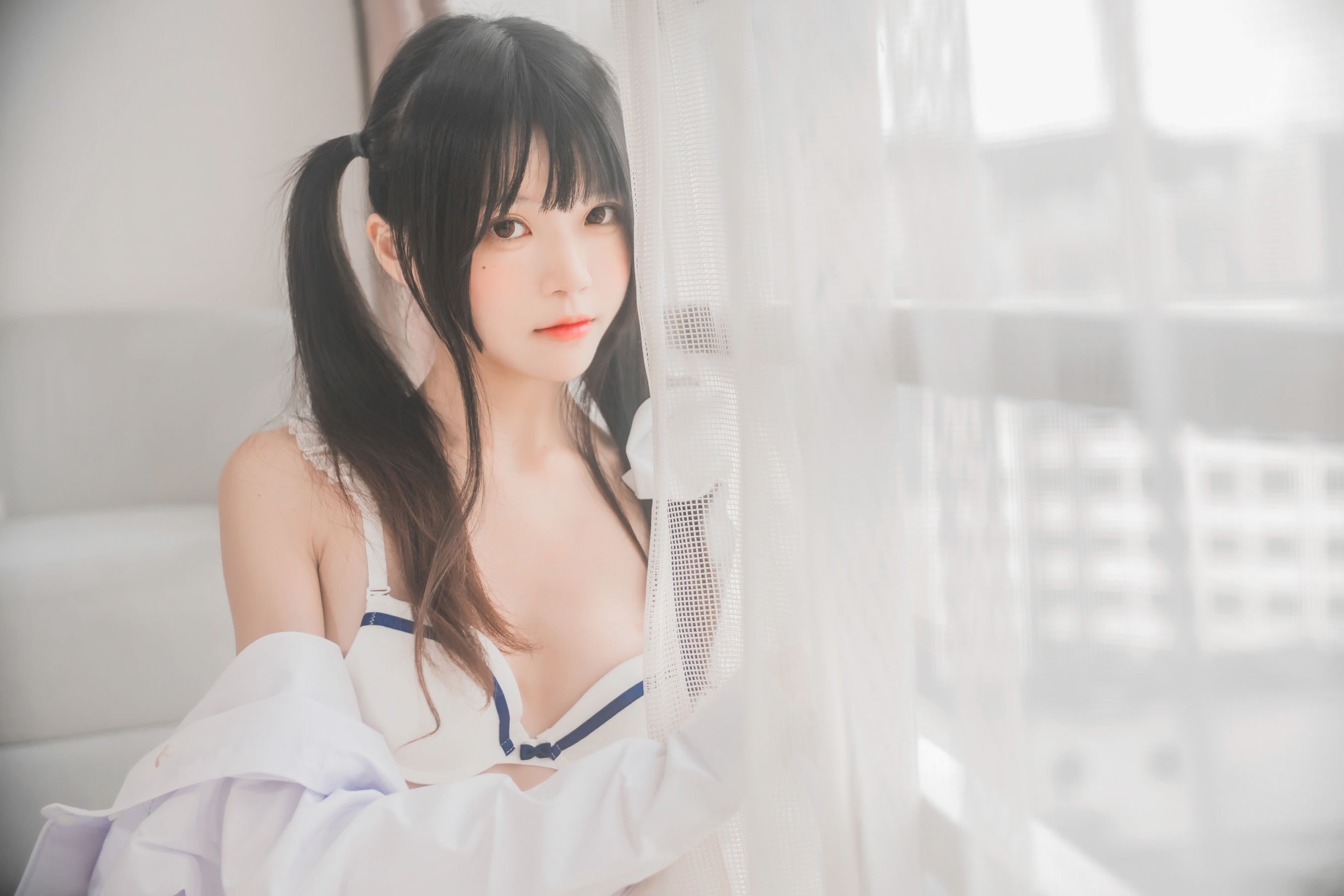 桜桃喵 《白衬衫双马尾》
