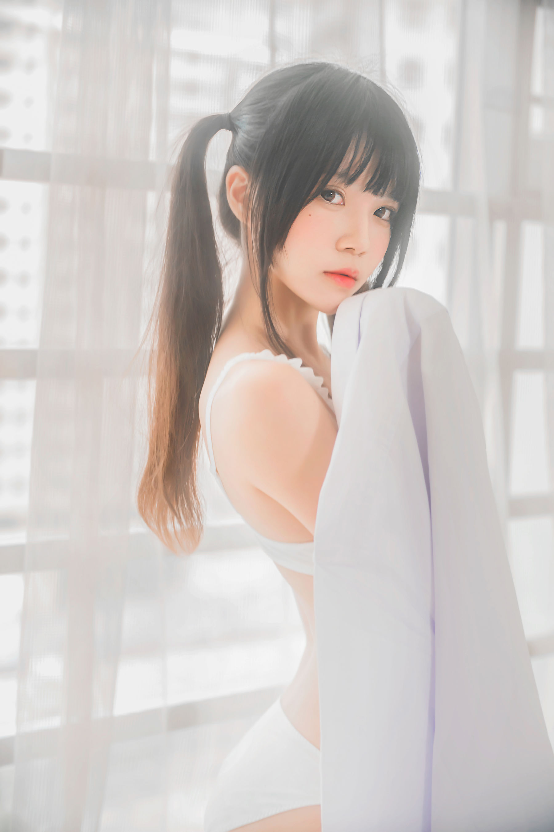 桜桃喵 《白衬衫双马尾》
