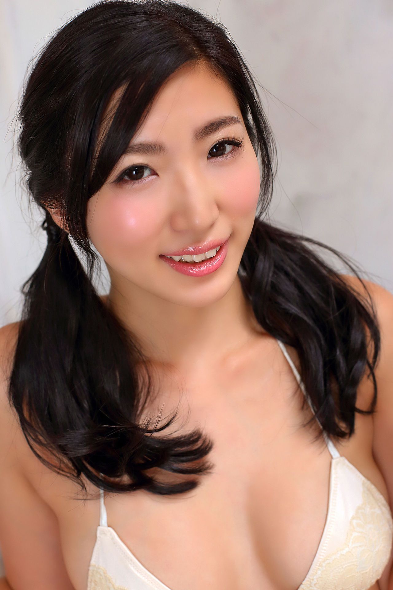 松嶋えいみ《至高の曲線美 松嶋えいみ 必撮！まるごと☆》