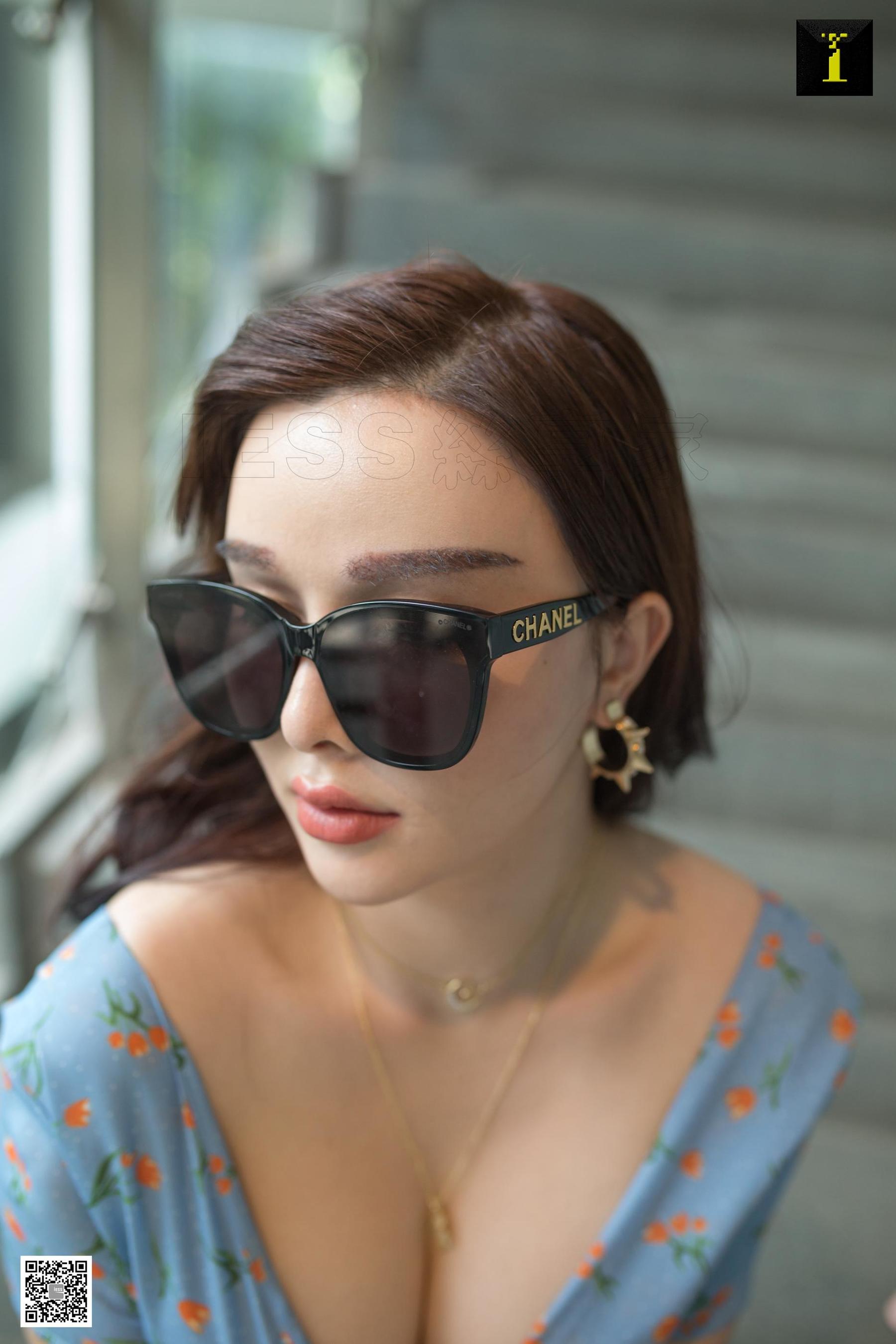 [异思趣向IESS] 模特：喵姐《喵姐的碎花波波裙》