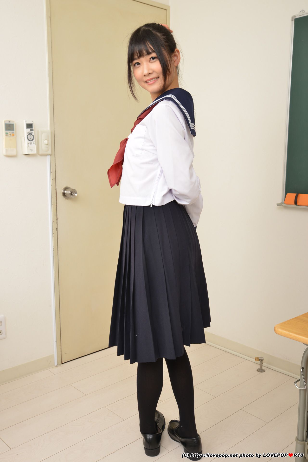[LOVEPOP] Suzu Yamai 山井すず Photoset 08