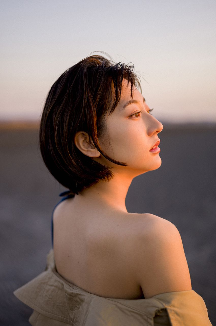 [WPB-net] Rena Takeda 武田玲奈 スヘ?シャル写真集「オトナの抜け感」