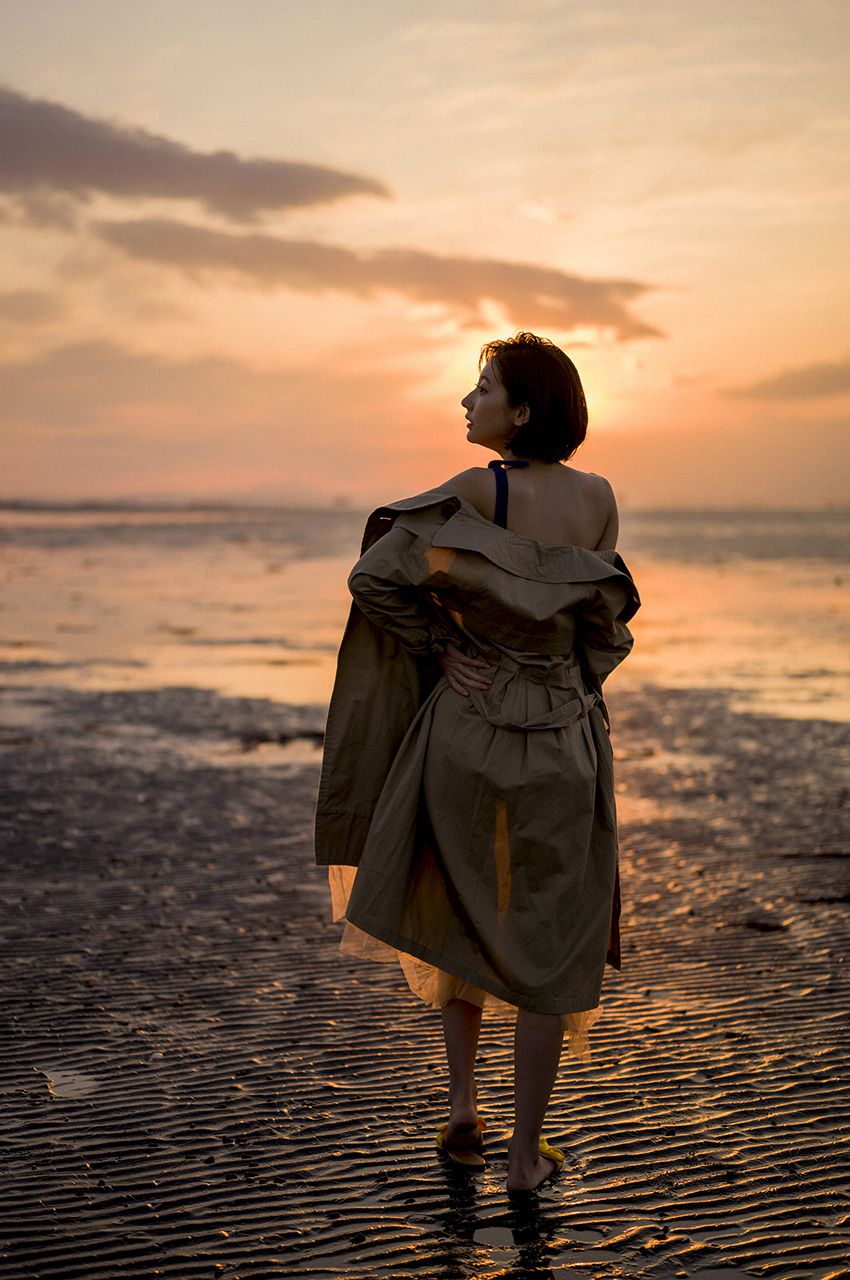 [WPB-net] Rena Takeda 武田玲奈 スヘ?シャル写真集「オトナの抜け感」
