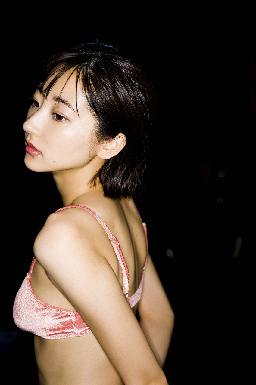 [WPB-net] Rena Takeda 武田玲奈 スヘ?シャル写真集「オトナの抜け感」
