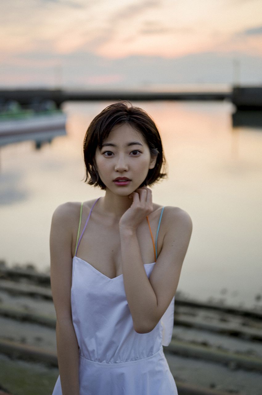 [WPB-net] Rena Takeda 武田玲奈 スヘ?シャル写真集「オトナの抜け感」