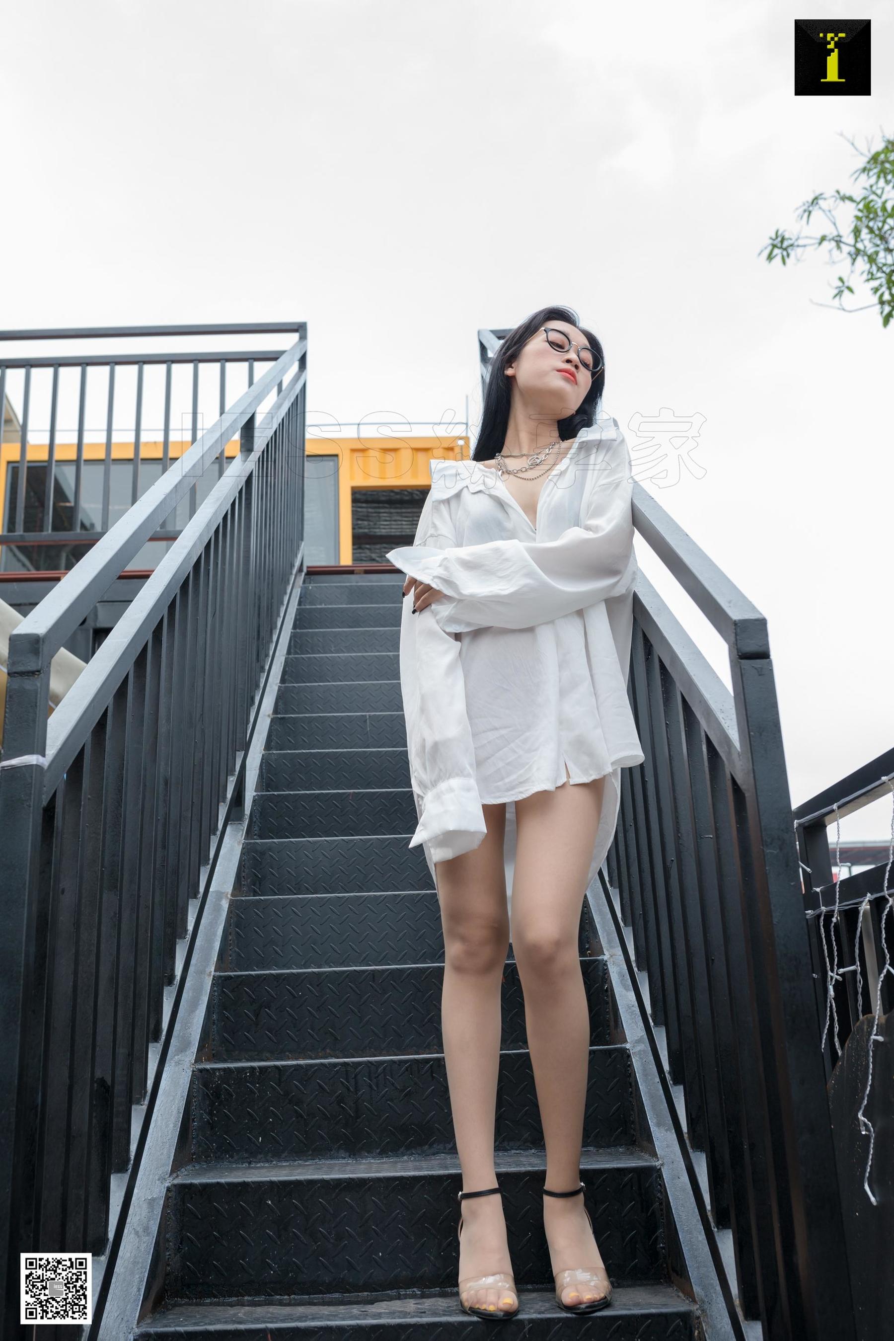 [异思趣向IESS] 模特：可乐 《男友衬衫里的温柔》