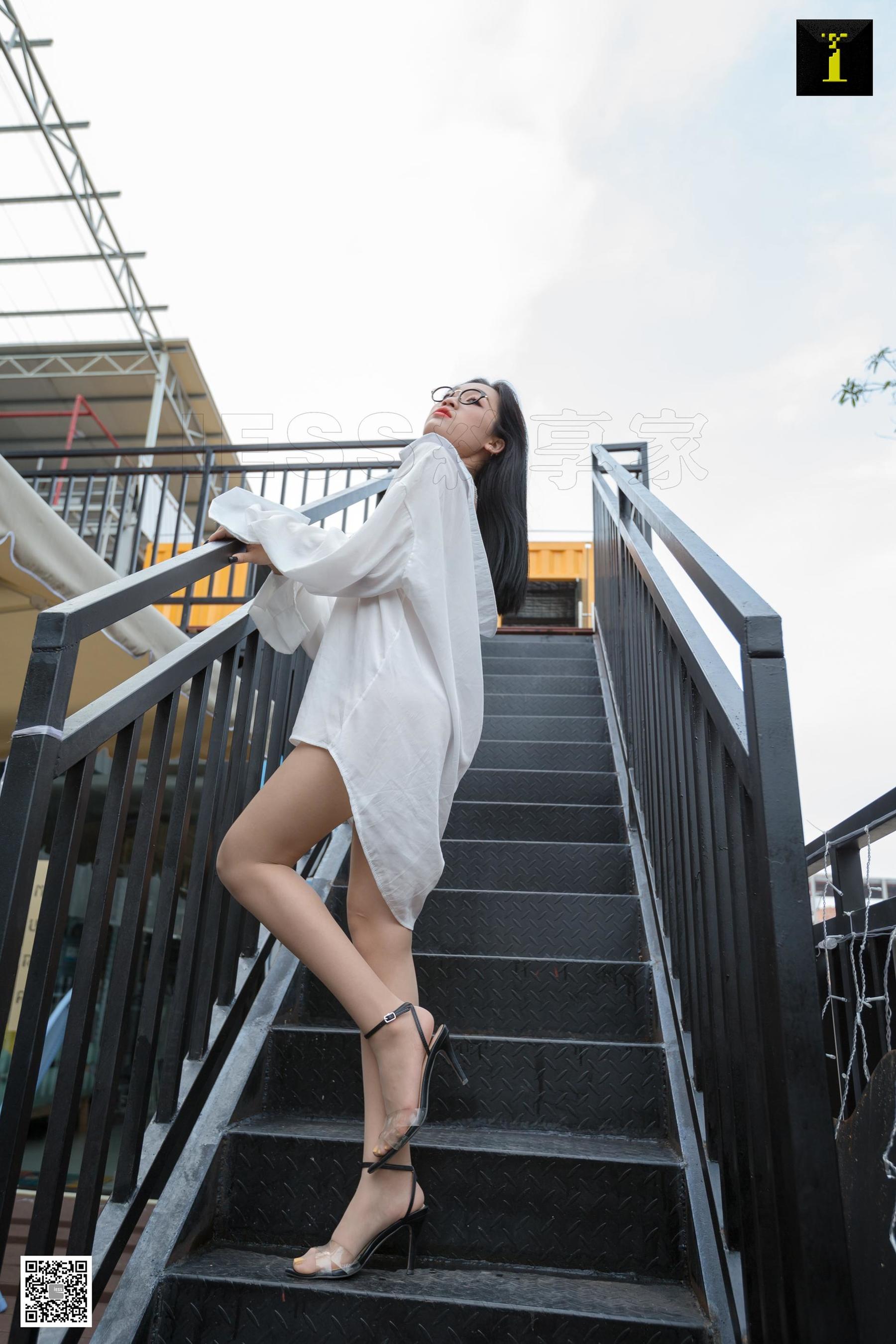 [异思趣向IESS] 模特：可乐 《男友衬衫里的温柔》