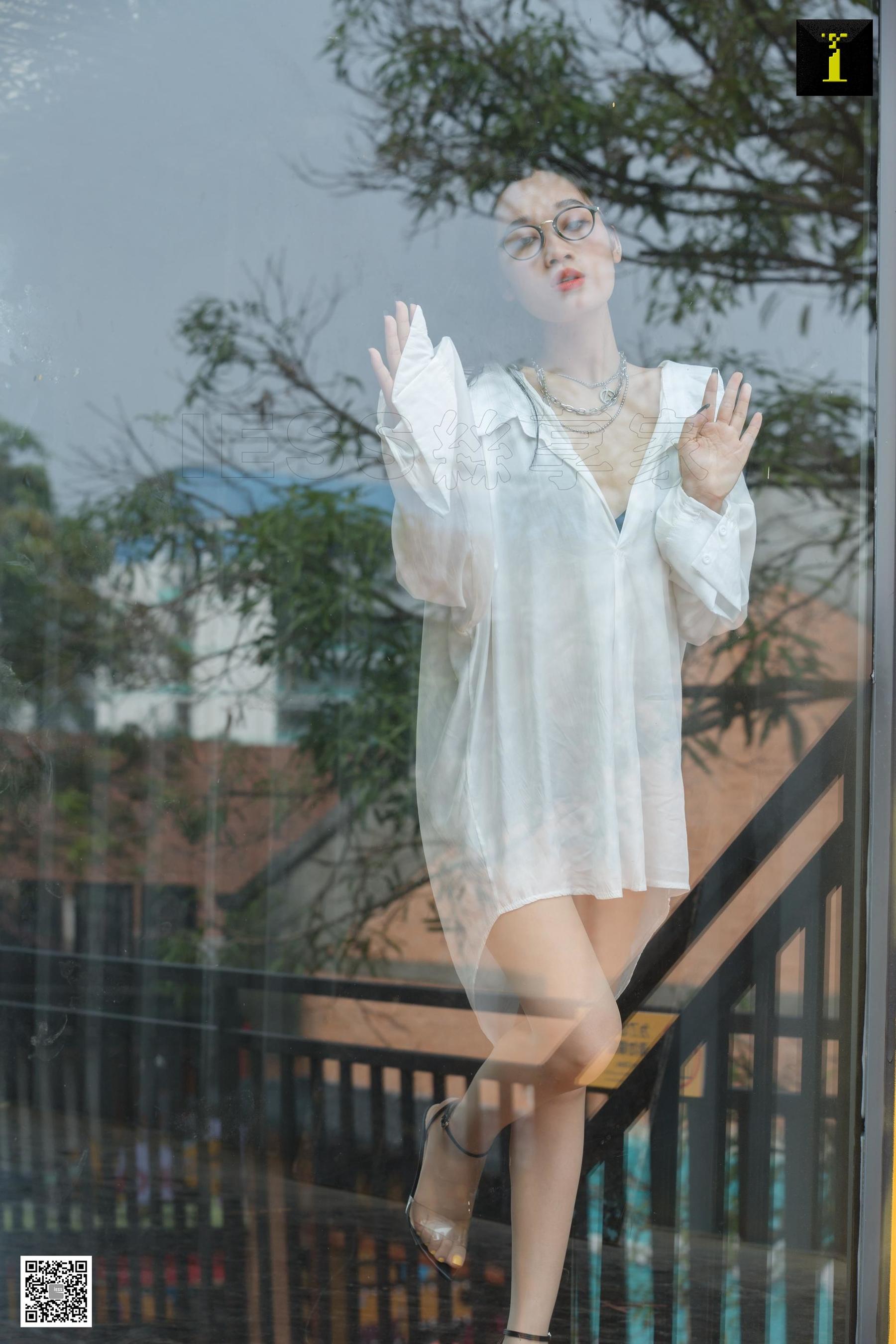 [异思趣向IESS] 模特：可乐 《男友衬衫里的温柔》