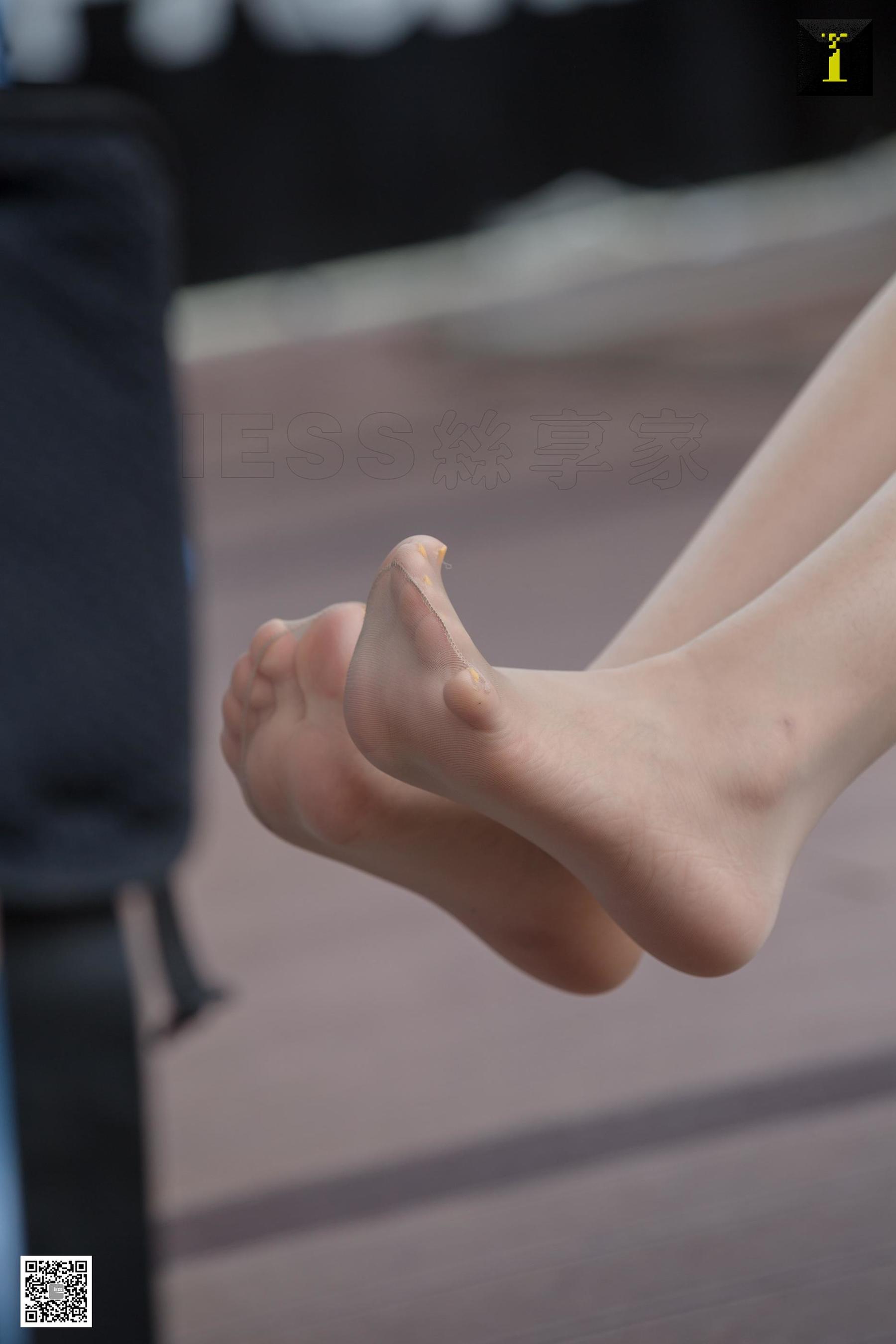 [异思趣向IESS] 模特：可乐 《男友衬衫里的温柔》