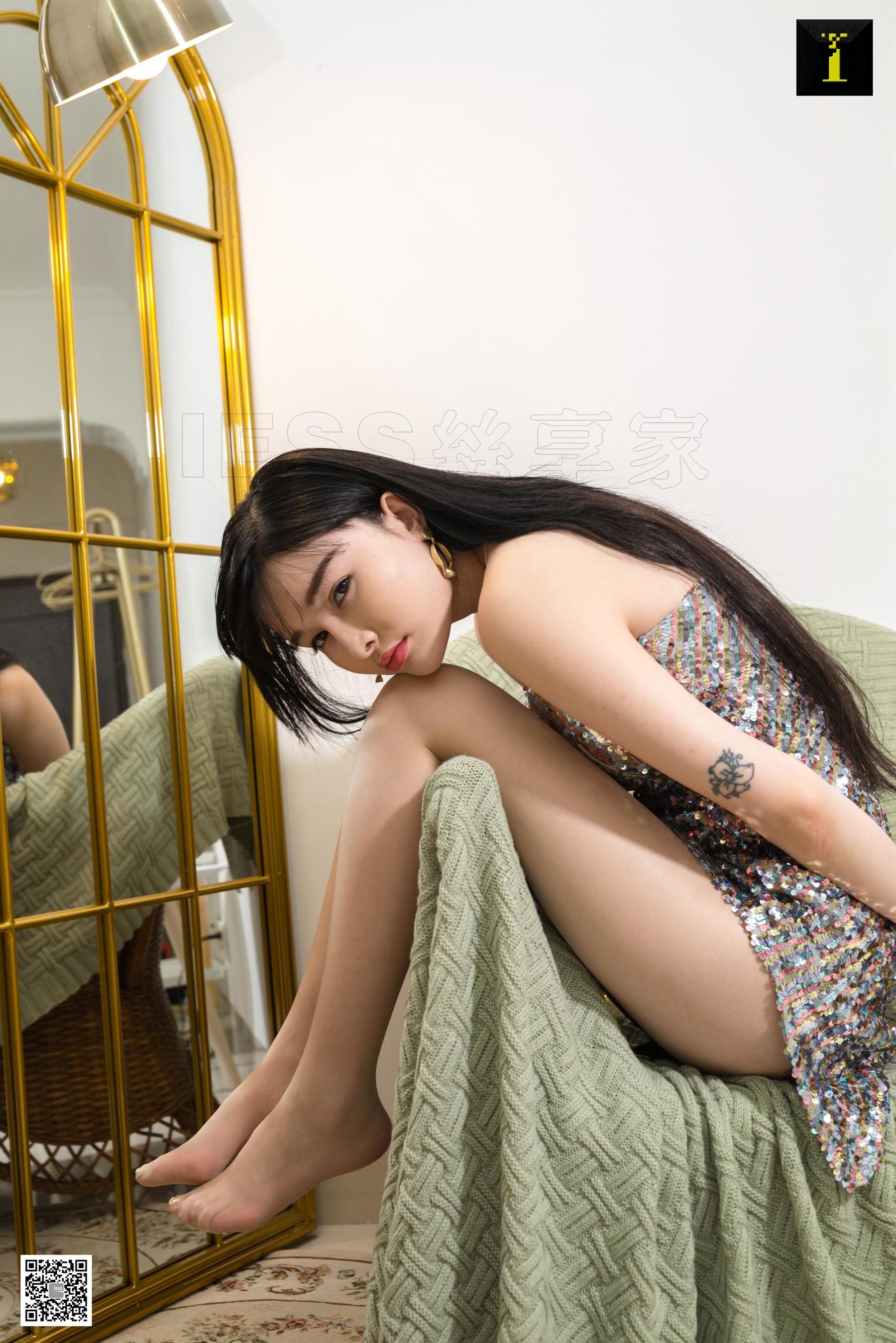 [异思趣向IESS] 模特：喵姐 《喵姐与高脚杯》