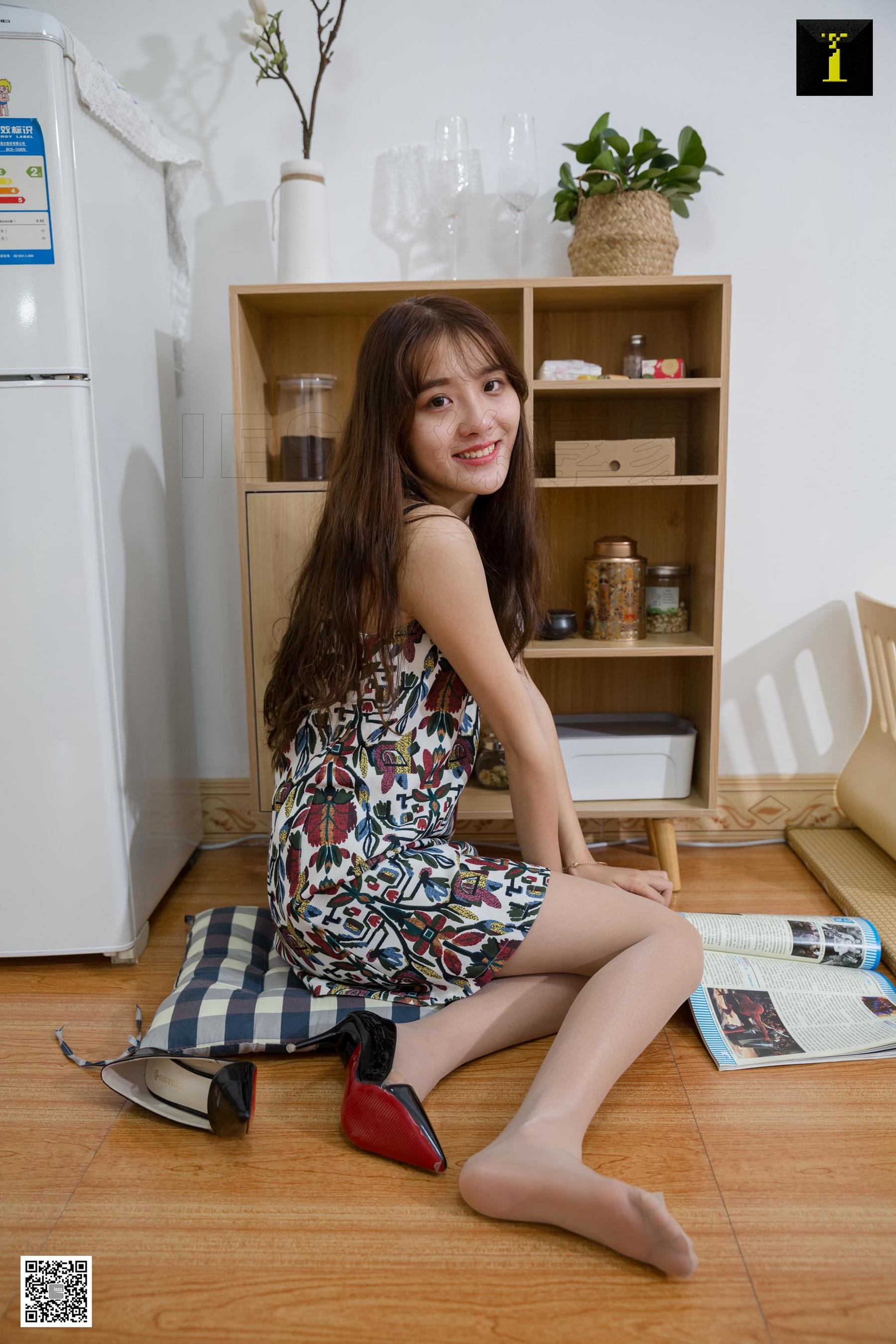 [异思趣向IESS] 模特：婉萍 《花香书香婉萍香》