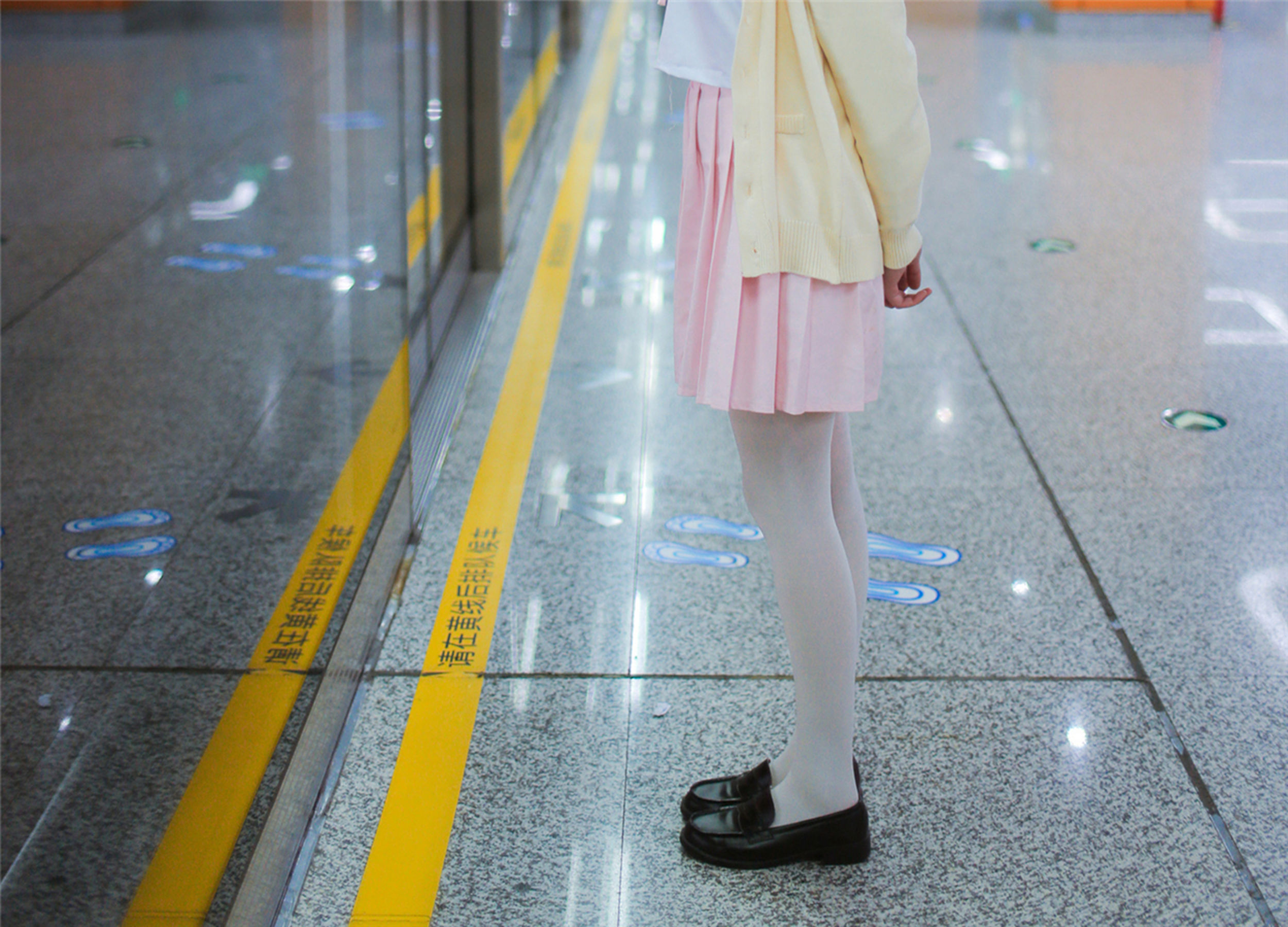 [风之领域] NO.146 白丝粉红少女户外