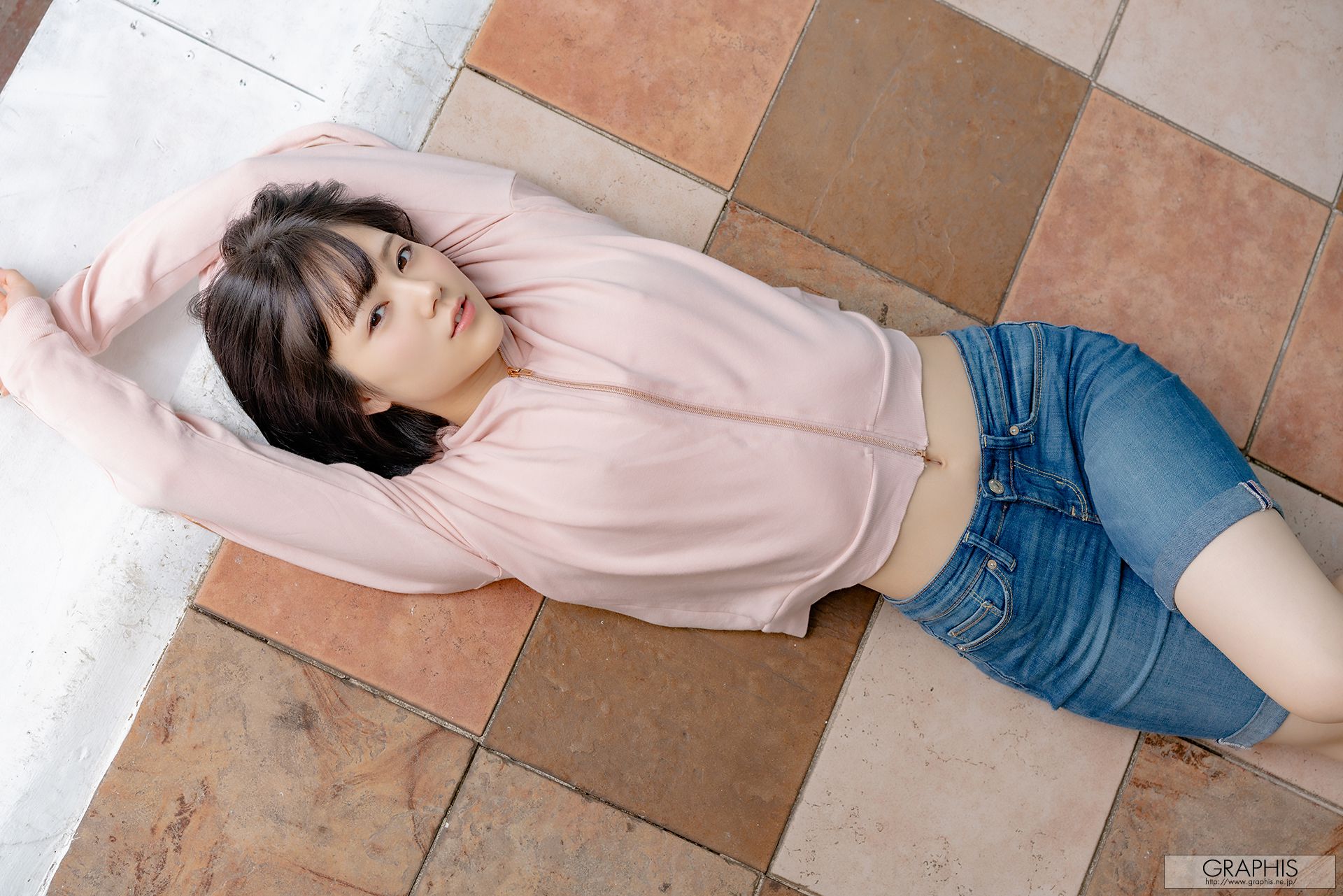 [Graphis] First Gravure 初脱ぎ娘 No.165 Remu Suzumori 涼森れむ