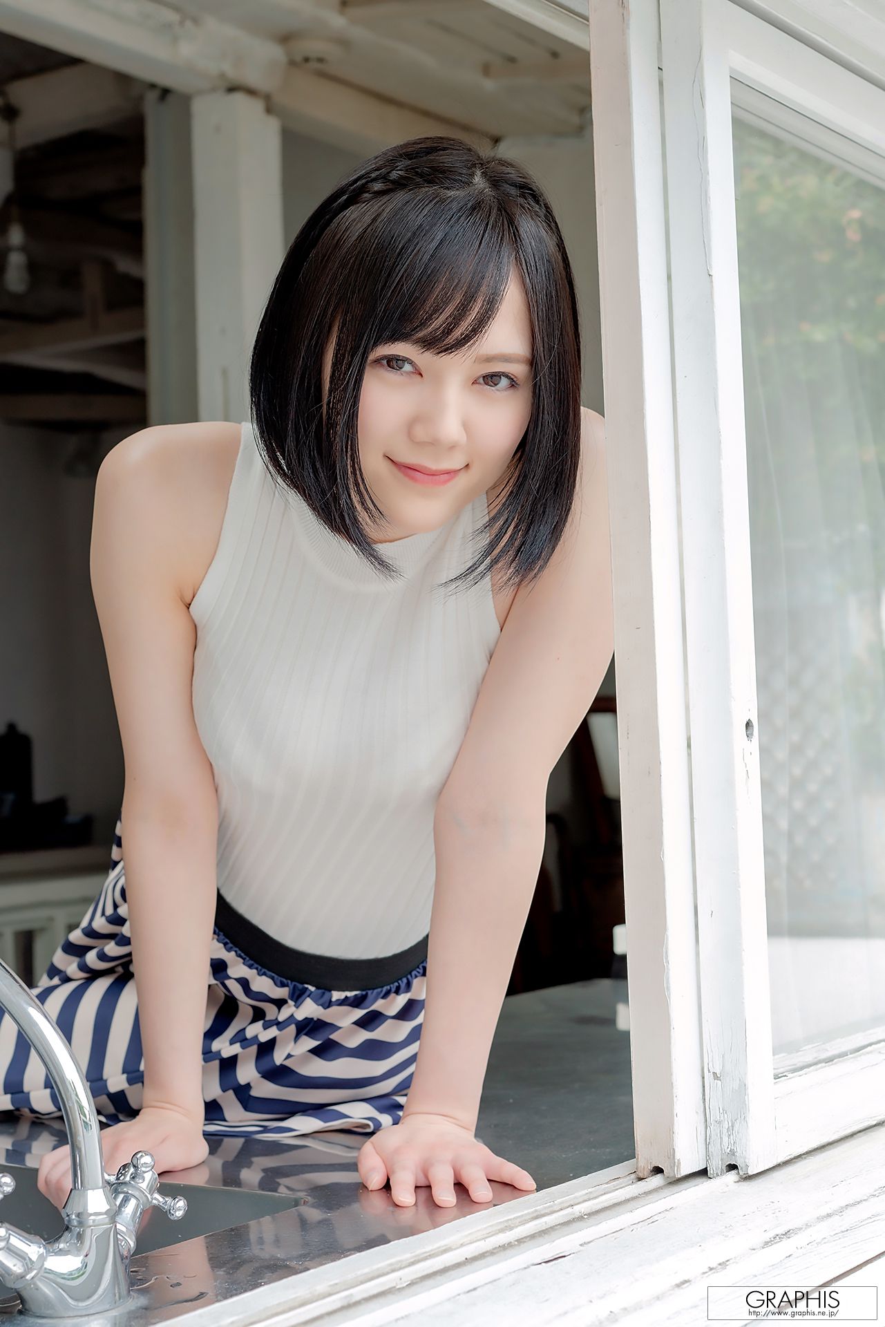 [Graphis] First Gravure 初脱ぎ娘 No.165 Remu Suzumori 涼森れむ