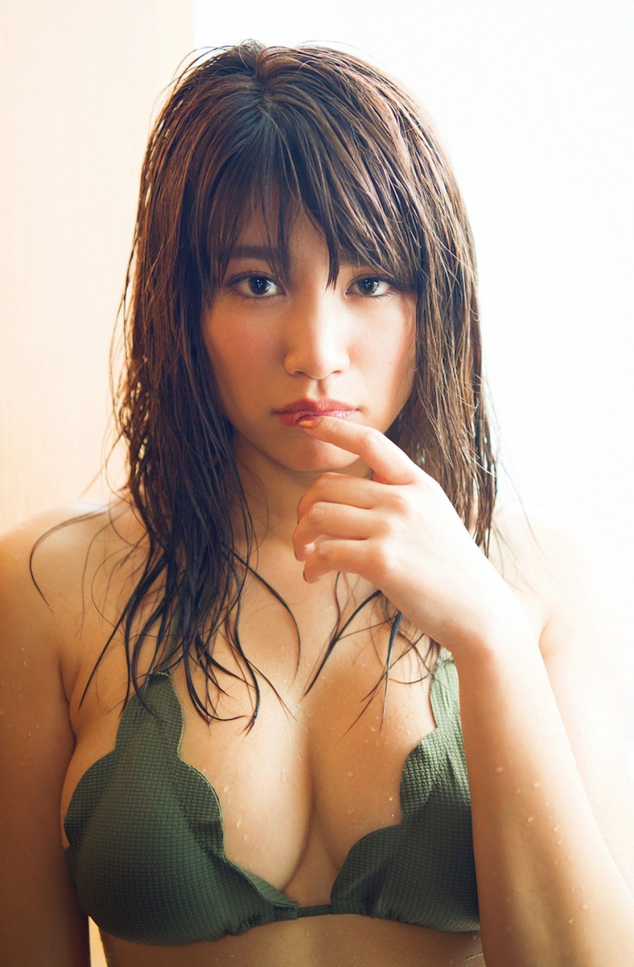 [FRIDAY] 2018.05.18 久松郁実 最強モグラ女子が魅せたクール＆ダイナマイトSEXY