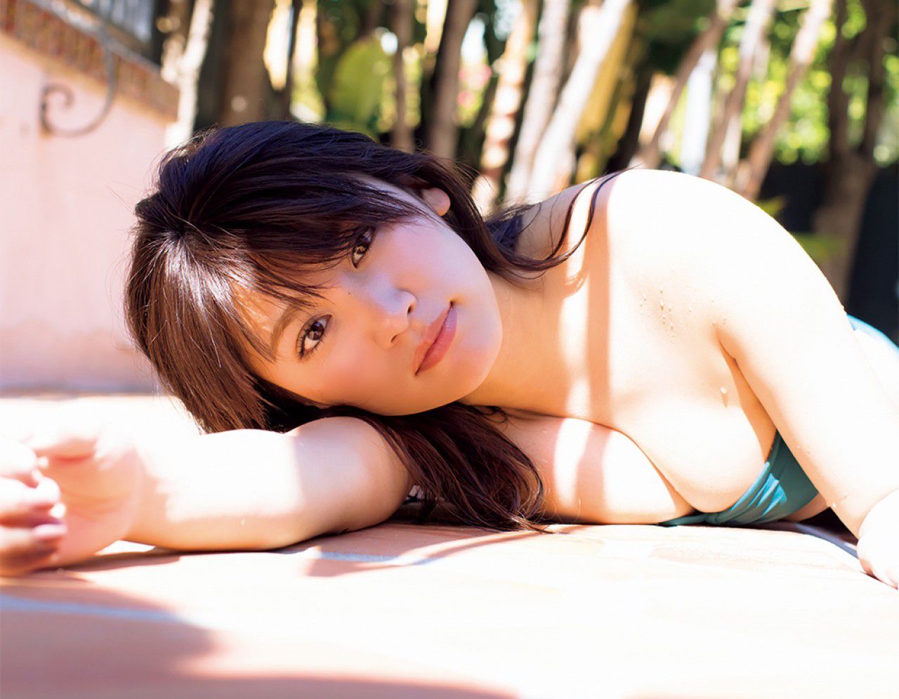 [FRIDAY] 2018.11.30 久松郁実 とっておきの秘蔵SEXY+憧れの女神と密室でふたりきり