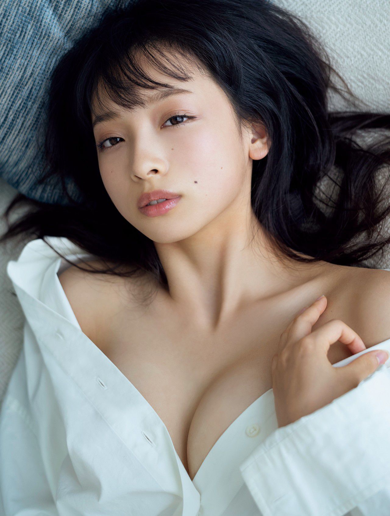 [FRIDAY] 2018.12.07 華村あすか 「美バスト」シースルー (動画付き)