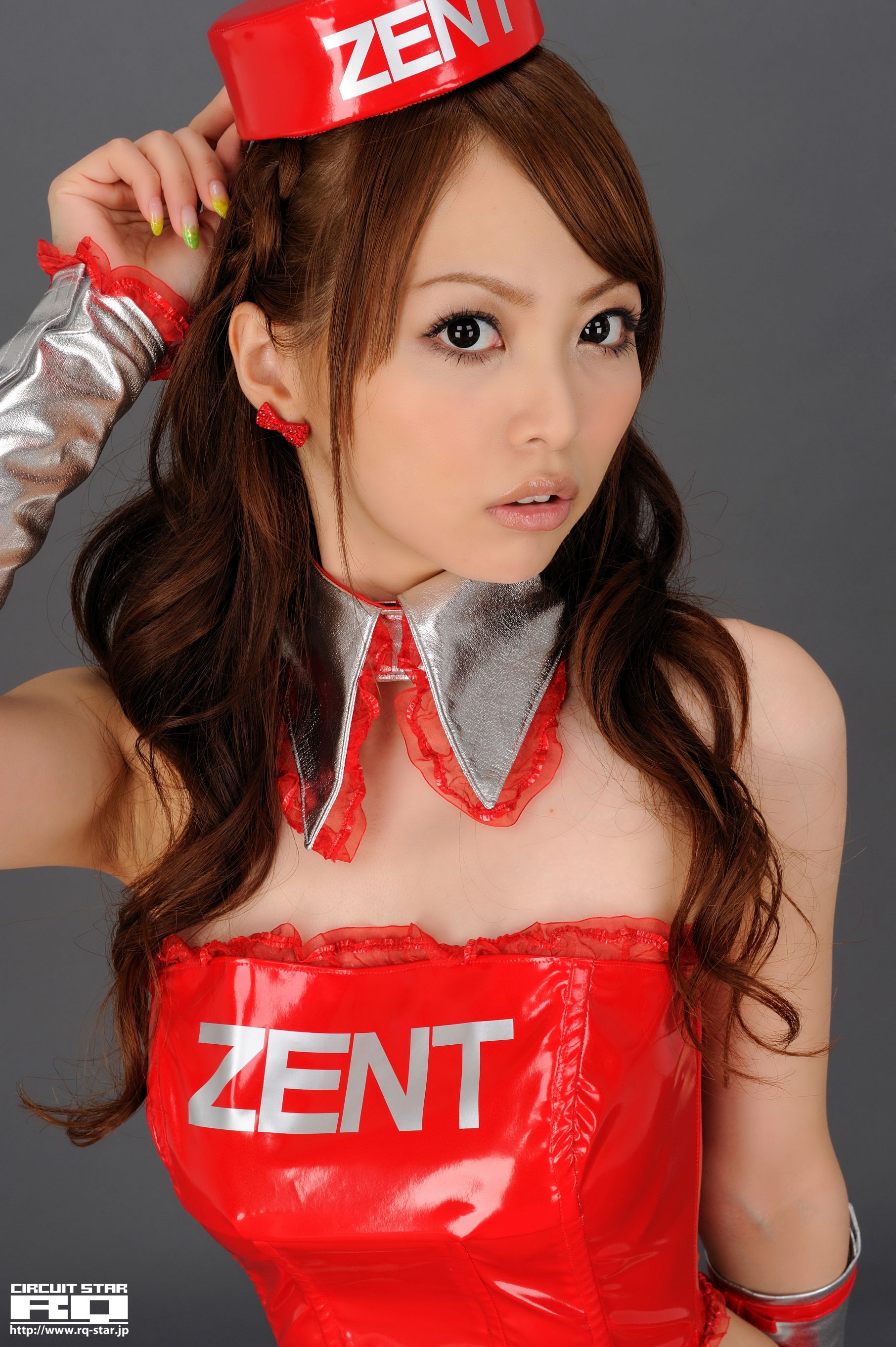 [RQ-STAR] NO.00316 Momoka Narushima 成島桃香 Race Queen 写真集