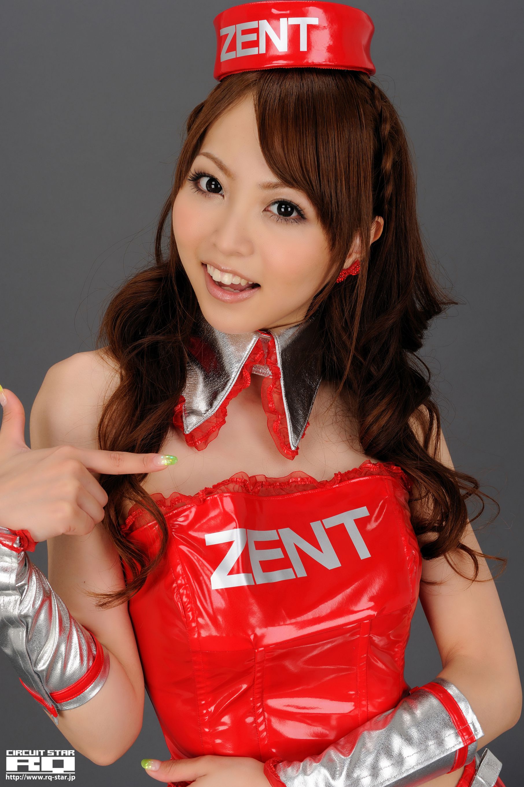[RQ-STAR] NO.00316 Momoka Narushima 成島桃香 Race Queen 写真集