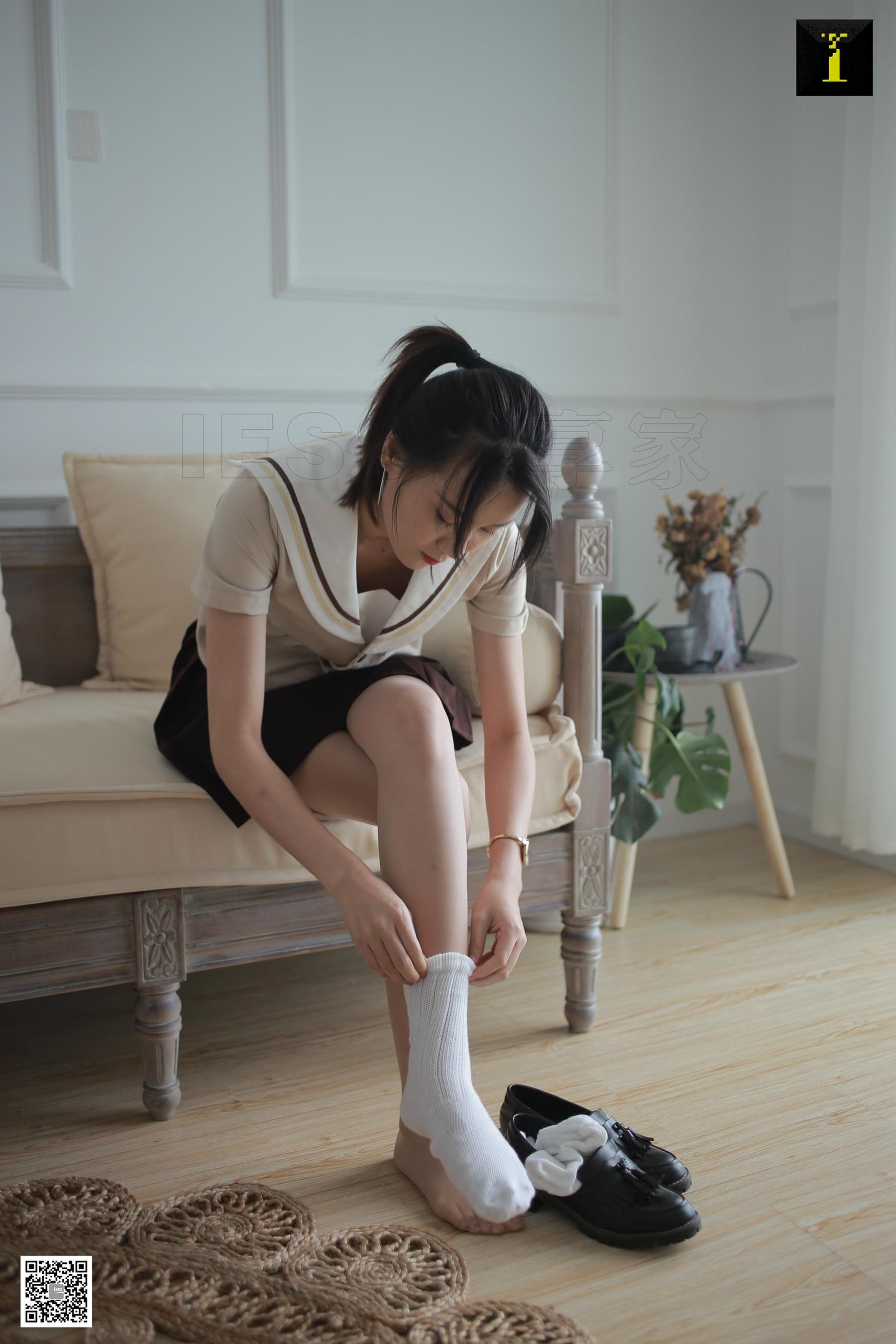 [IESS异思趣向] 模特：小衫 《小衫初尝JK棉袜》