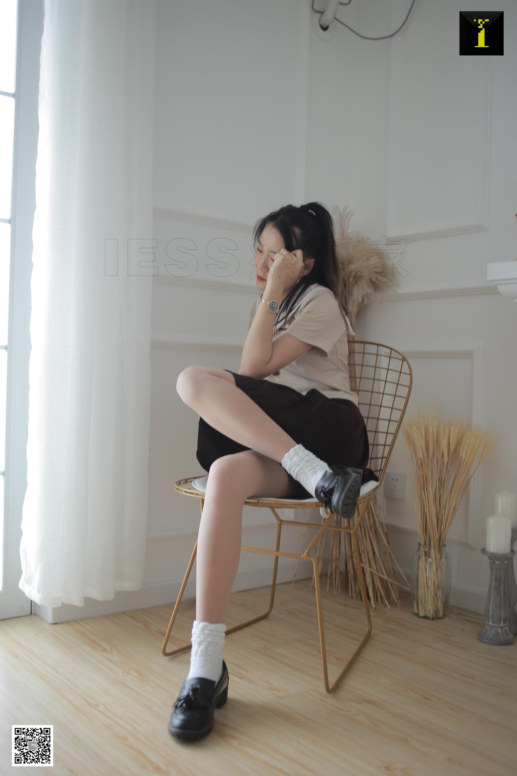 [IESS异思趣向] 模特：小衫 《小衫初尝JK棉袜》