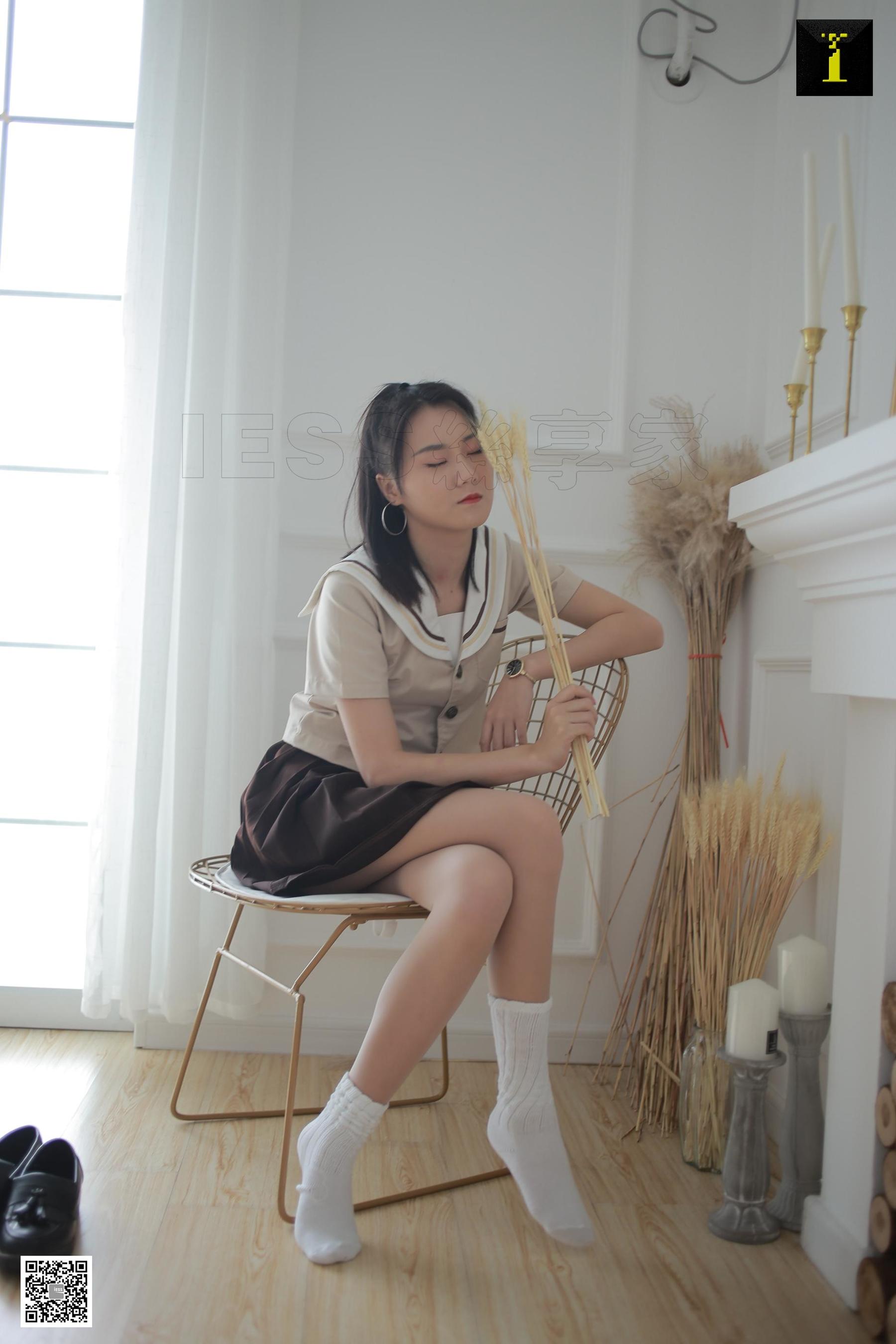 [IESS异思趣向] 模特：小衫 《小衫初尝JK棉袜》