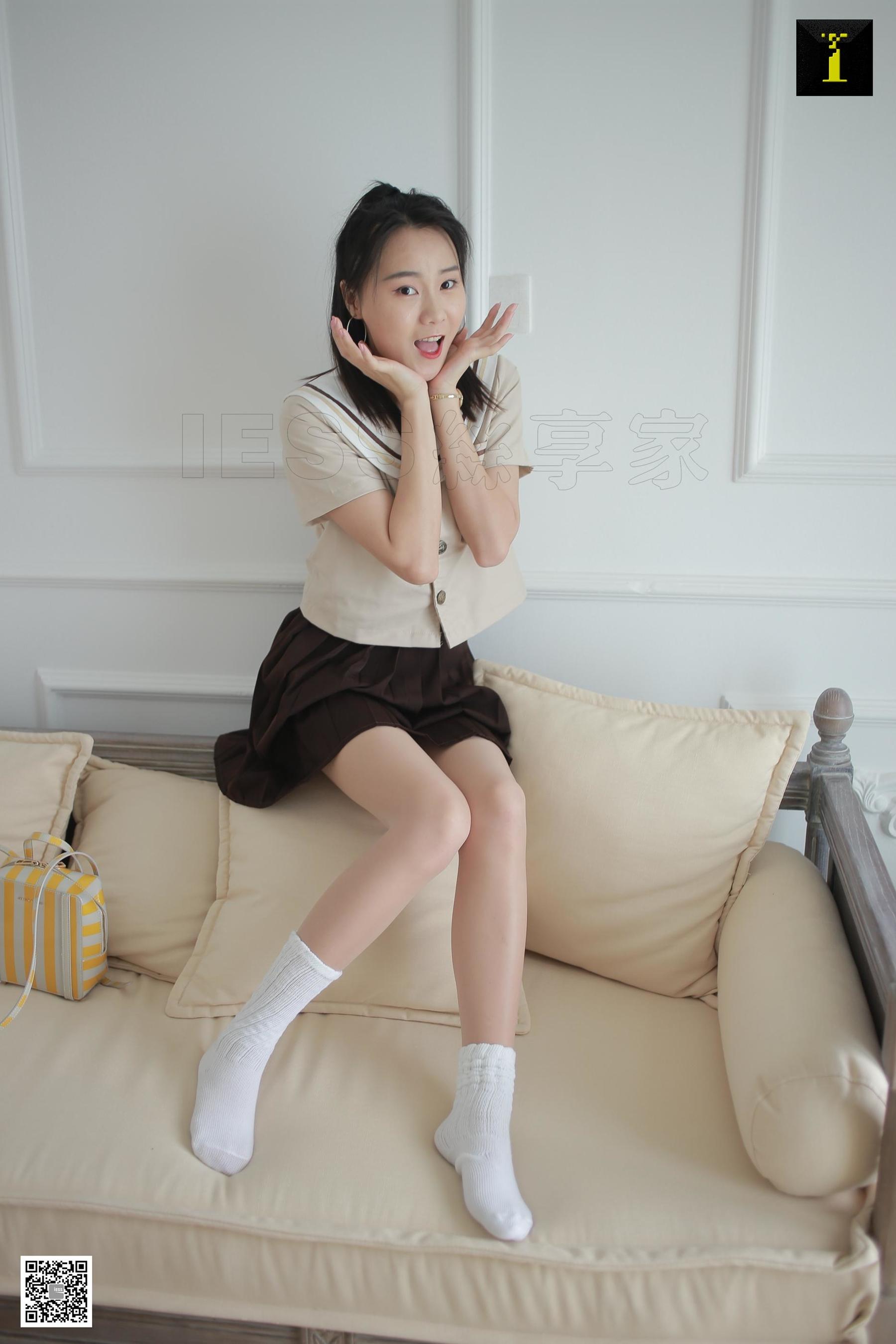 [IESS异思趣向] 模特：小衫 《小衫初尝JK棉袜》