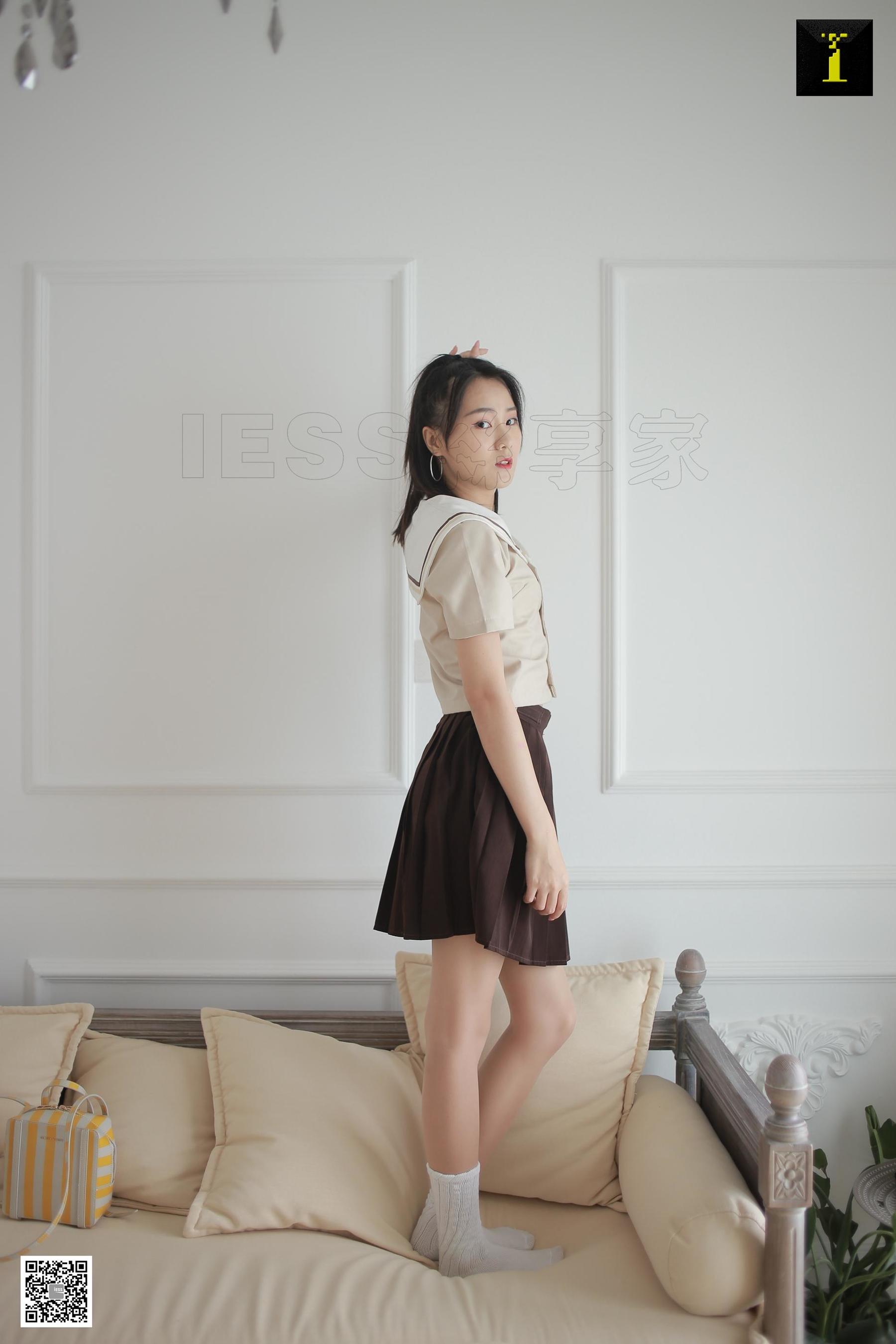 [IESS异思趣向] 模特：小衫 《小衫初尝JK棉袜》