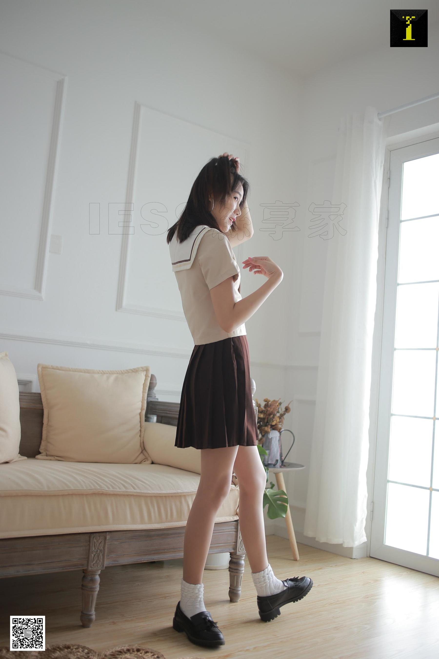 [IESS异思趣向] 模特：小衫 《小衫初尝JK棉袜》