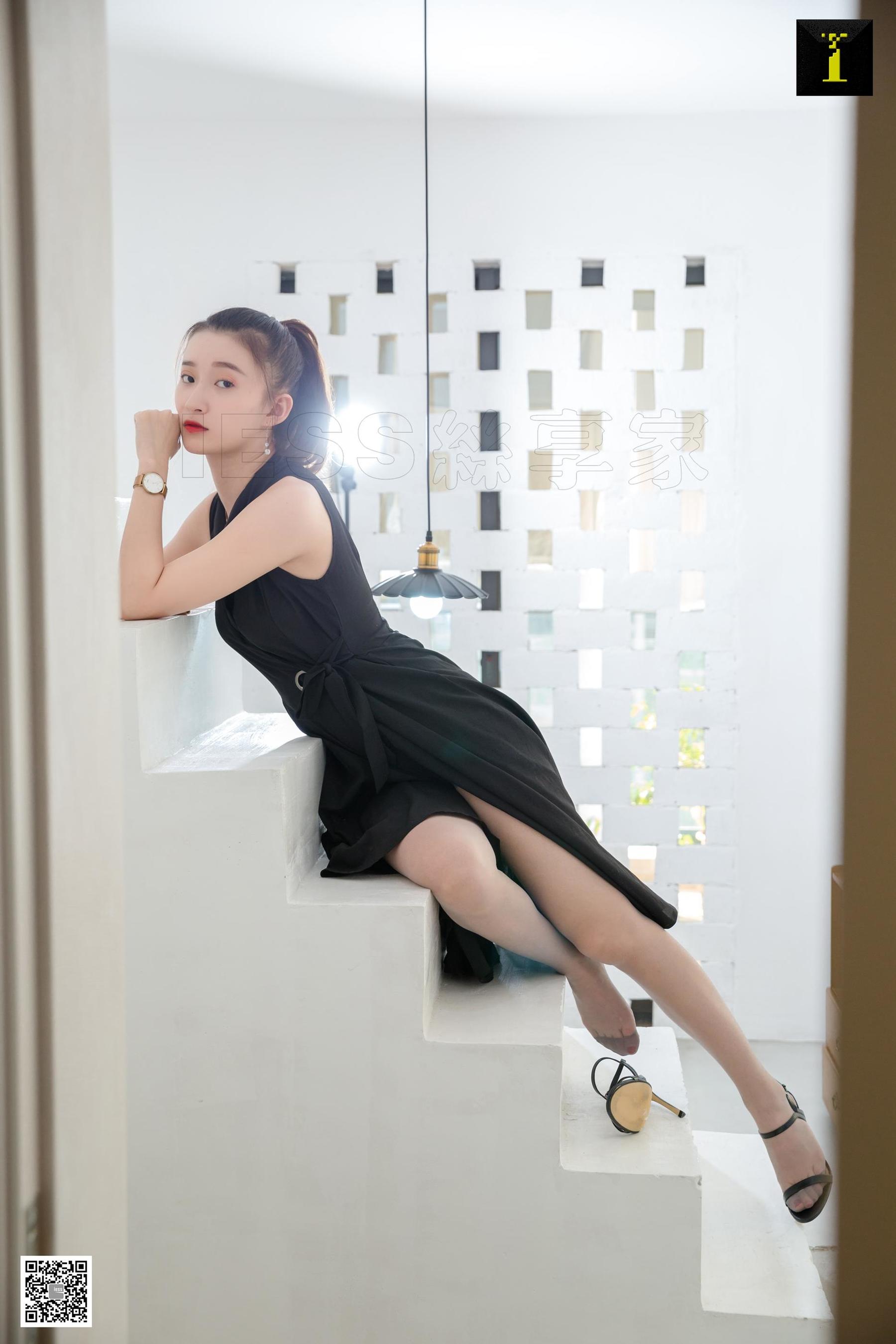 [IESS异思趣向] 模特：秋秋 《秋秋袜上的唇印》
