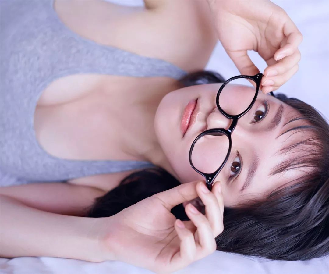 吉岡里帆 「ロングロングバケーション」(Kindle)
