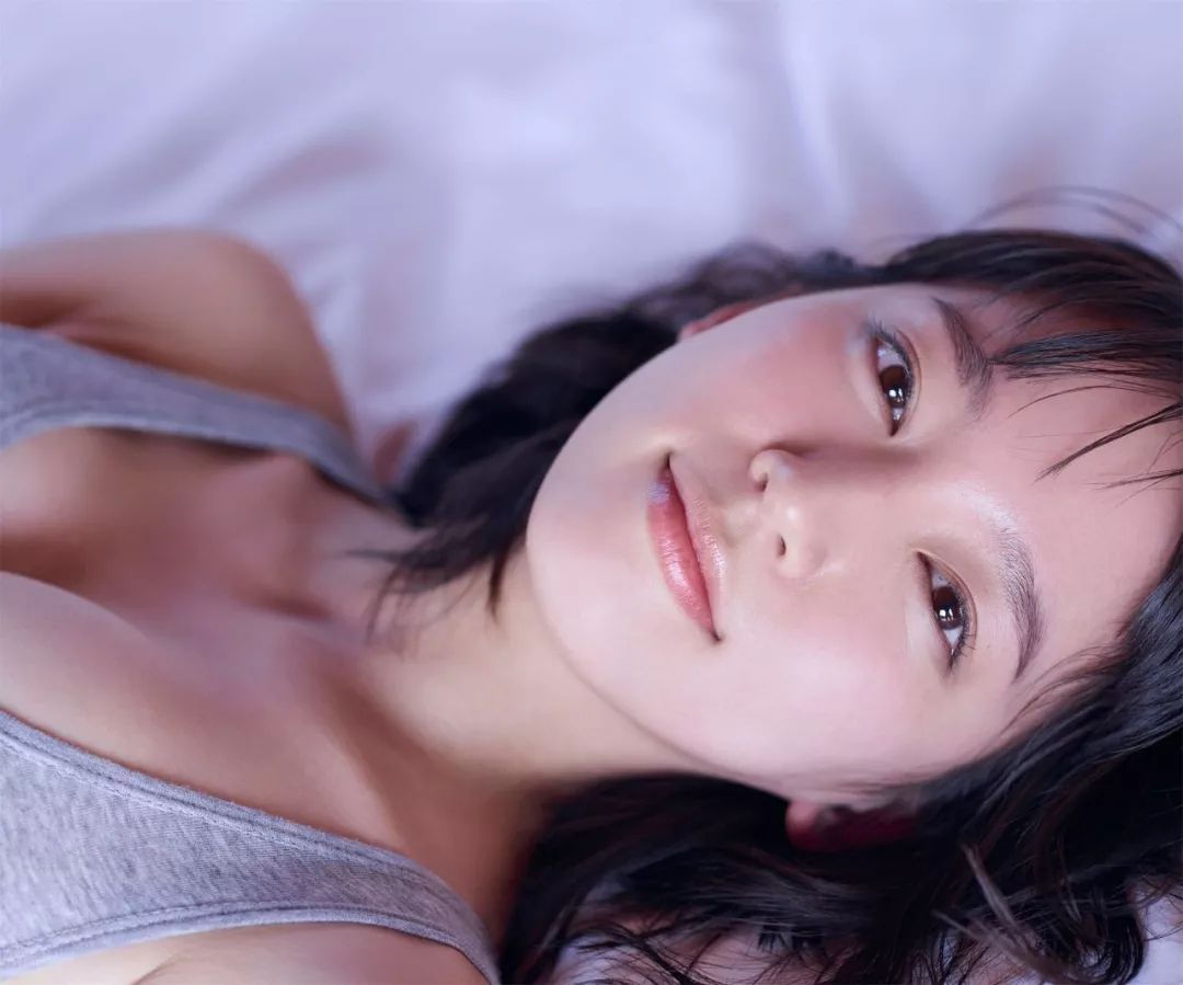 吉岡里帆 「ロングロングバケーション」(Kindle)
