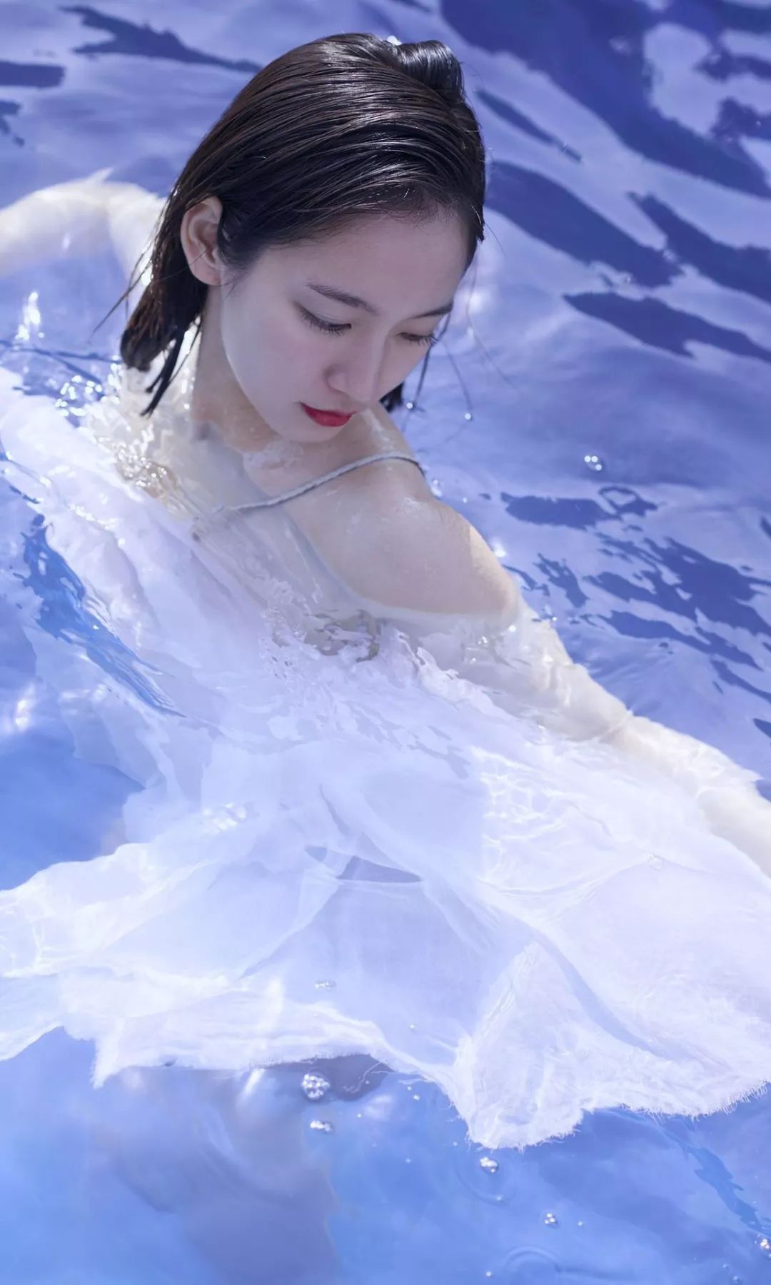 吉岡里帆 「ロングロングバケーション」(Kindle)