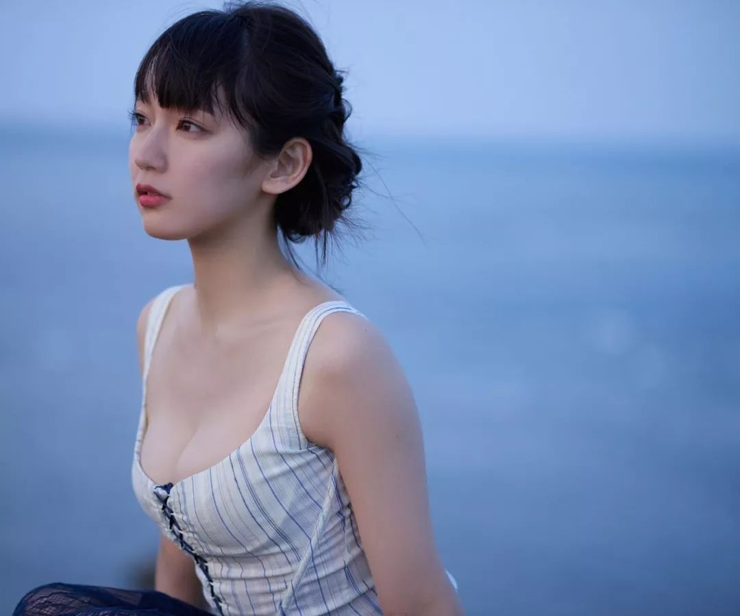 吉岡里帆 「ロングロングバケーション」(Kindle)