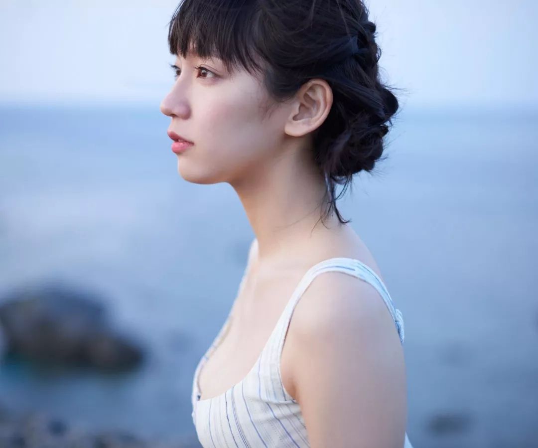 吉岡里帆 「ロングロングバケーション」(Kindle)