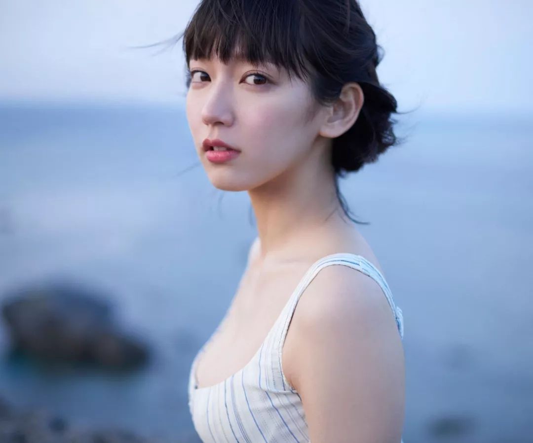 吉岡里帆 「ロングロングバケーション」(Kindle)