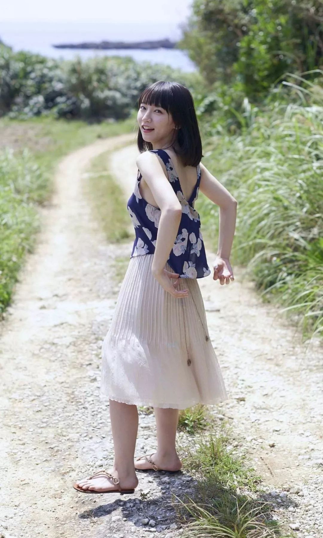 吉岡里帆 「ロングロングバケーション」(Kindle)